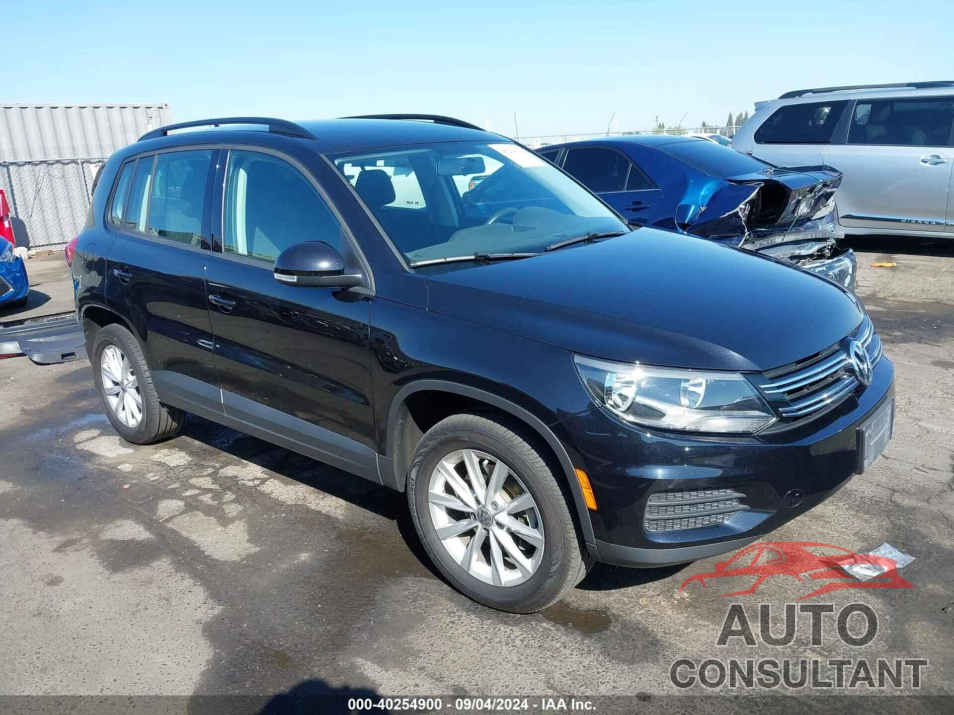 VOLKSWAGEN TIGUAN 2017 - WVGAV7AX2HK042711