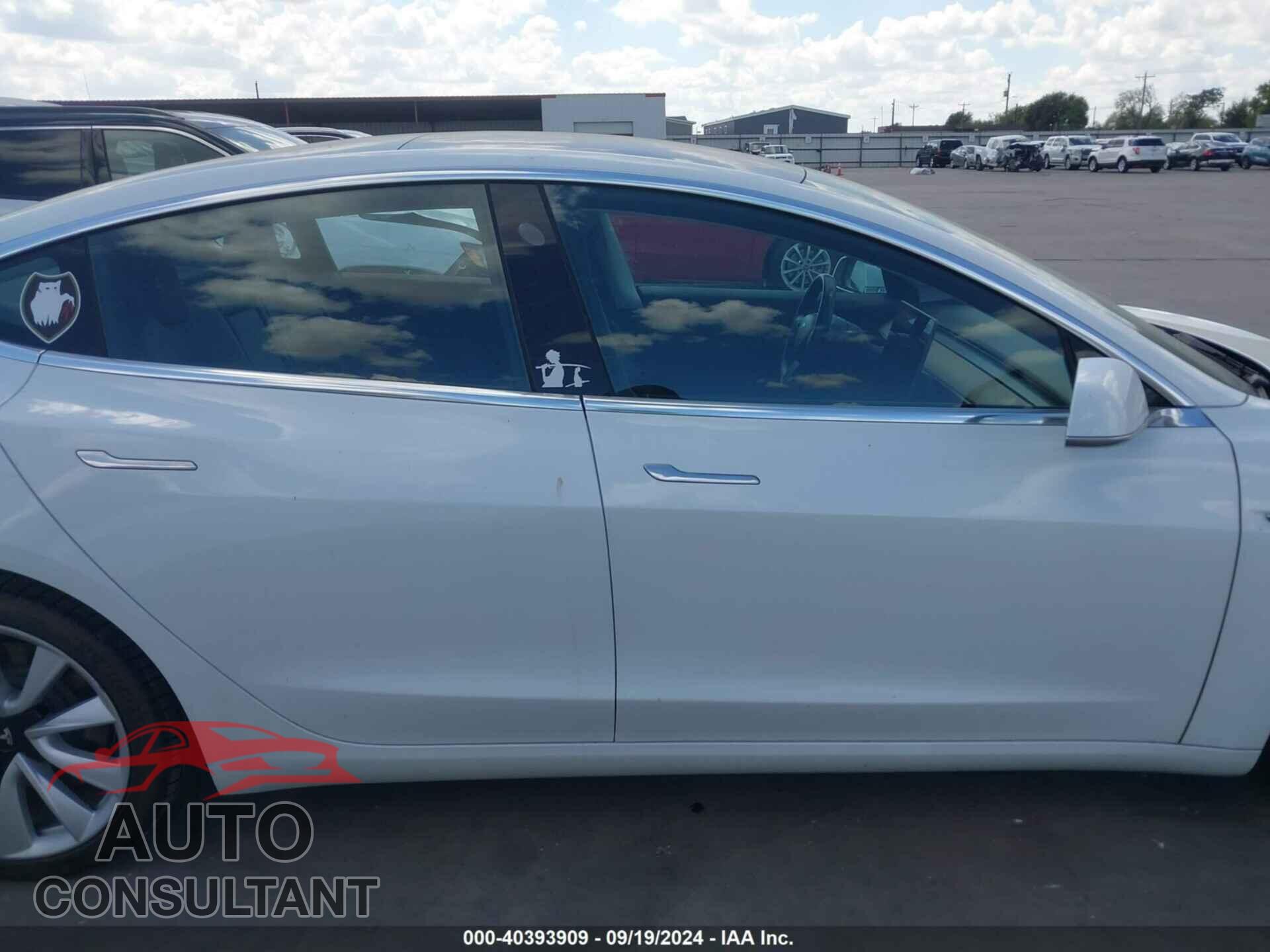 TESLA MODEL 3 2018 - 5YJ3E1EB2JF121968