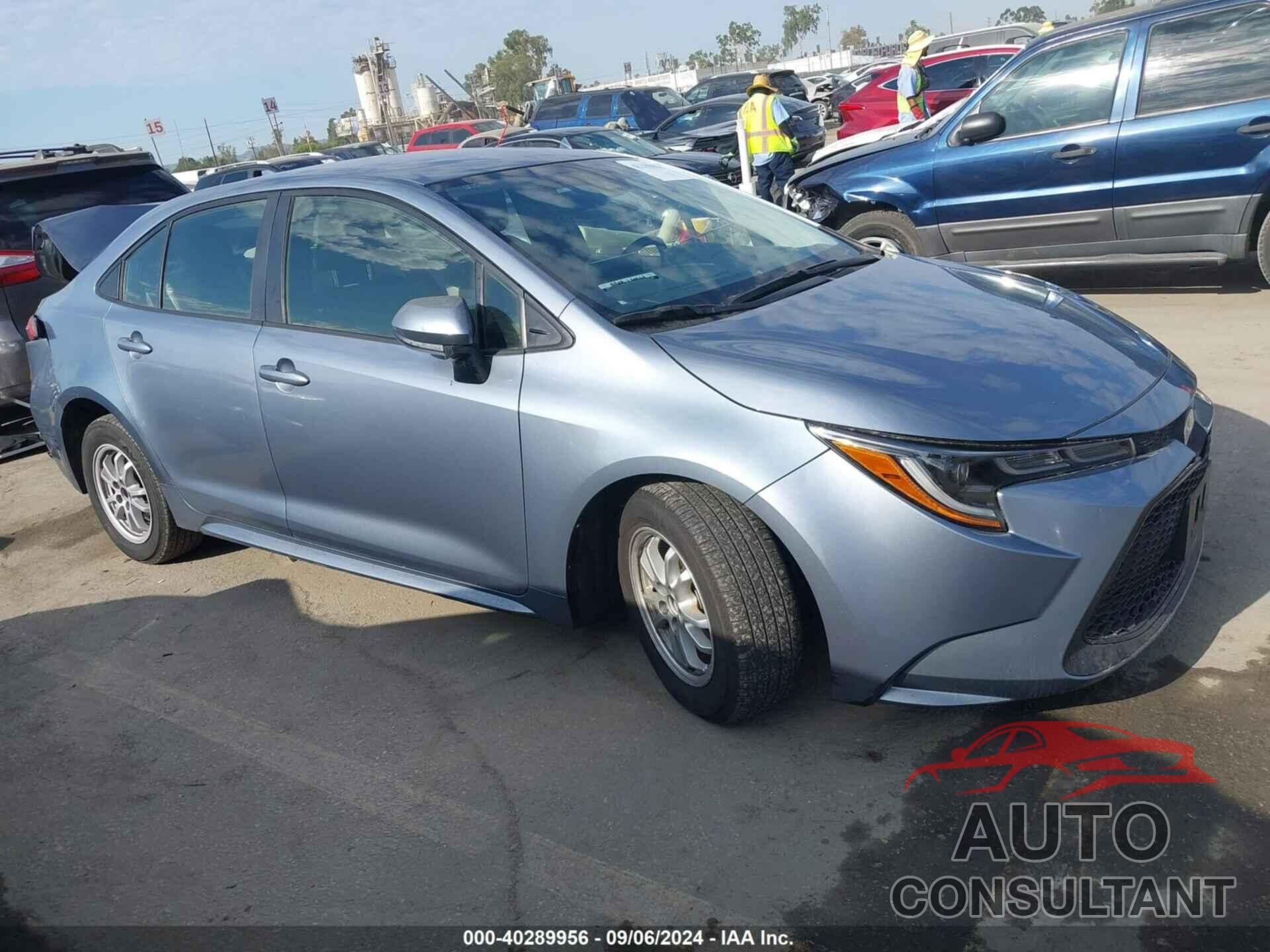 TOYOTA COROLLA 2022 - JTDEAMDE6NJ039449