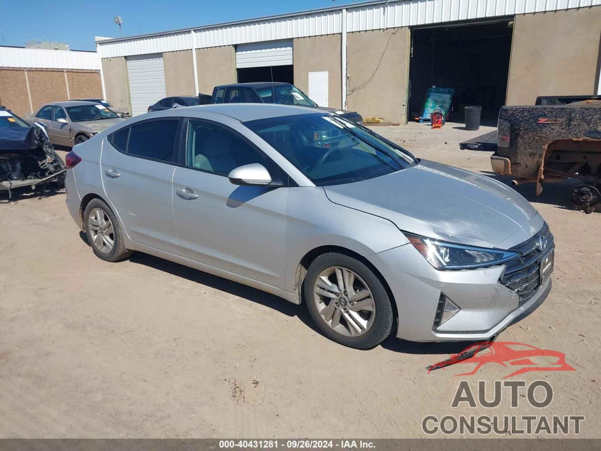 HYUNDAI ELANTRA 2019 - 5NPD84LF2KH438347