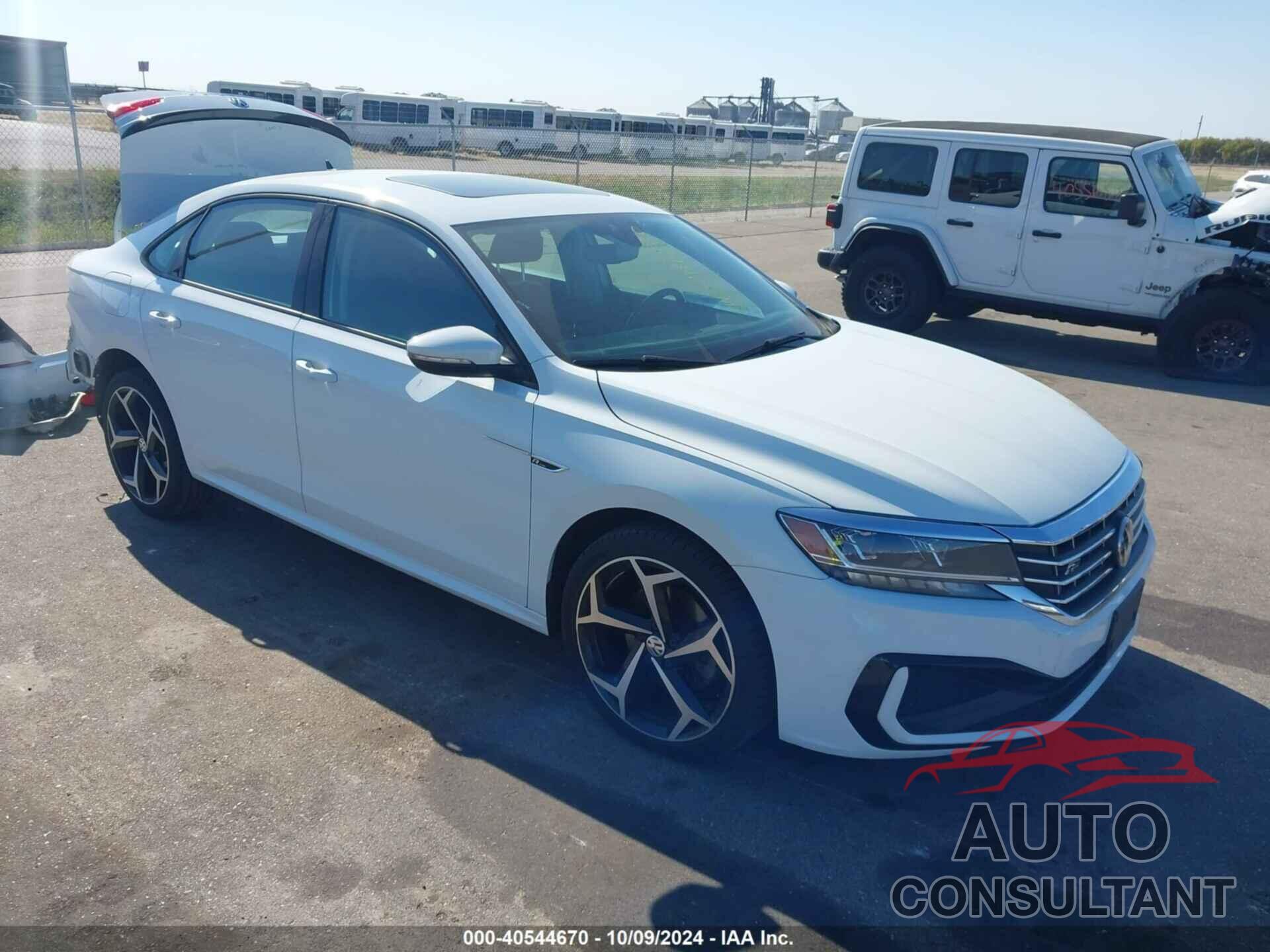 VOLKSWAGEN PASSAT 2020 - 1VWMA7A32LC023960