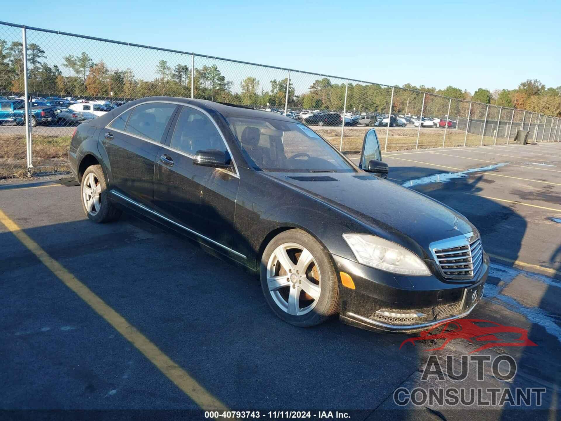 MERCEDES-BENZ S 550 2011 - WDDNG8GB1BA379035
