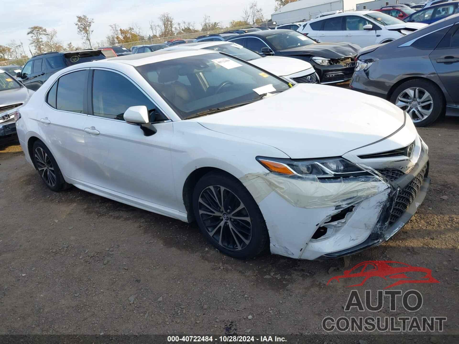 TOYOTA CAMRY 2018 - 4T1B11HK8JU504402