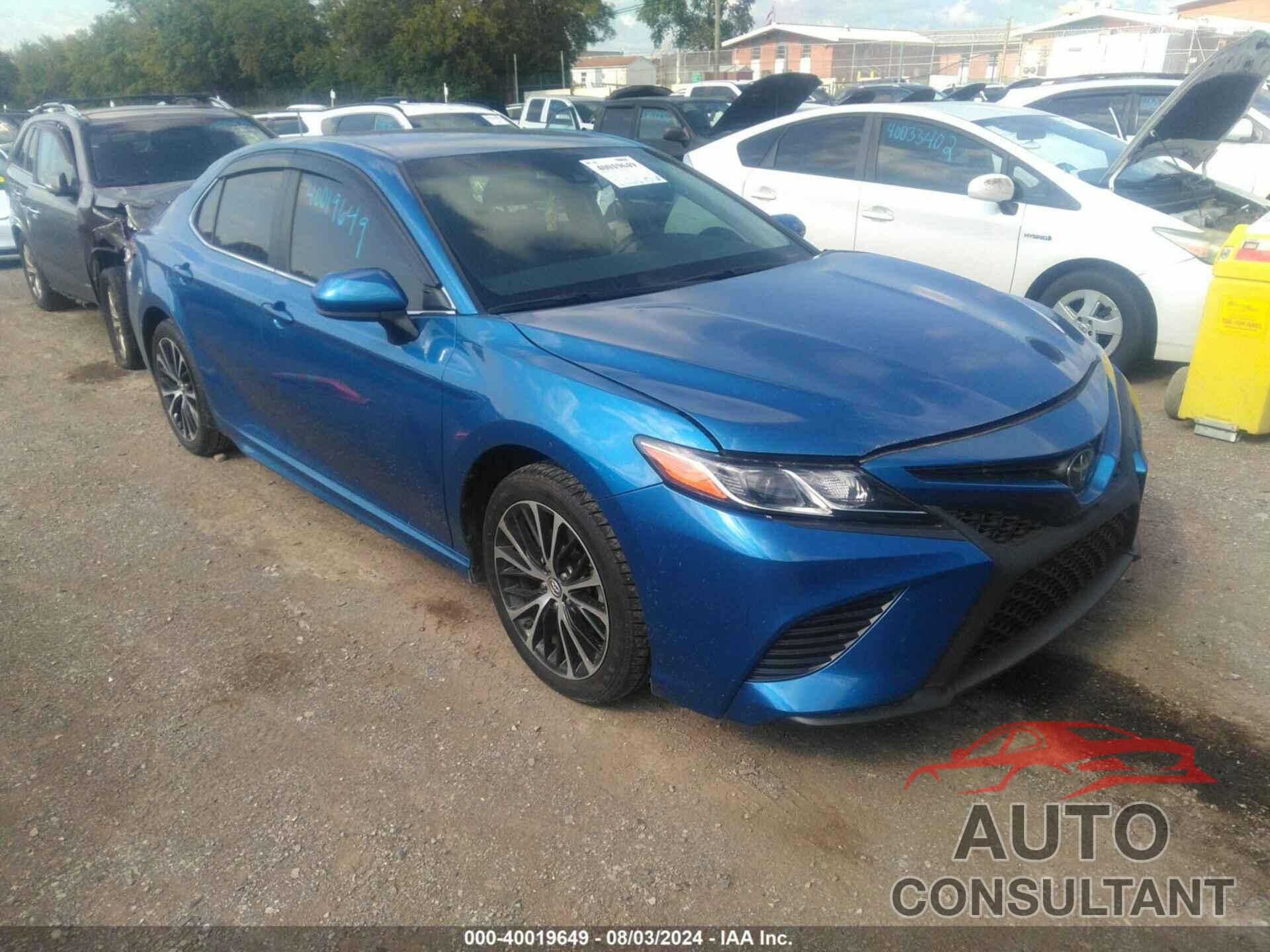 TOYOTA CAMRY 2018 - 4T1B11HK2JU141563