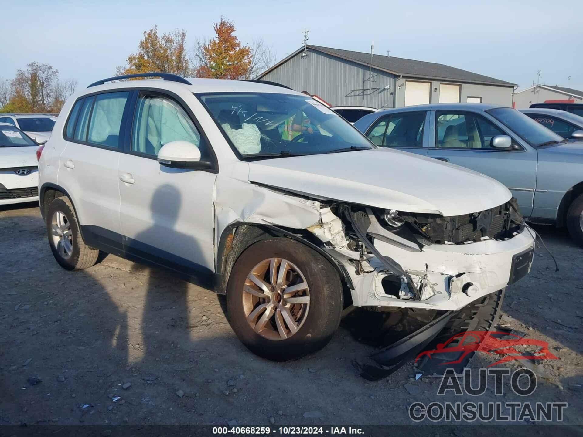 VOLKSWAGEN TIGUAN 2016 - WVGBV7AX7GW554136