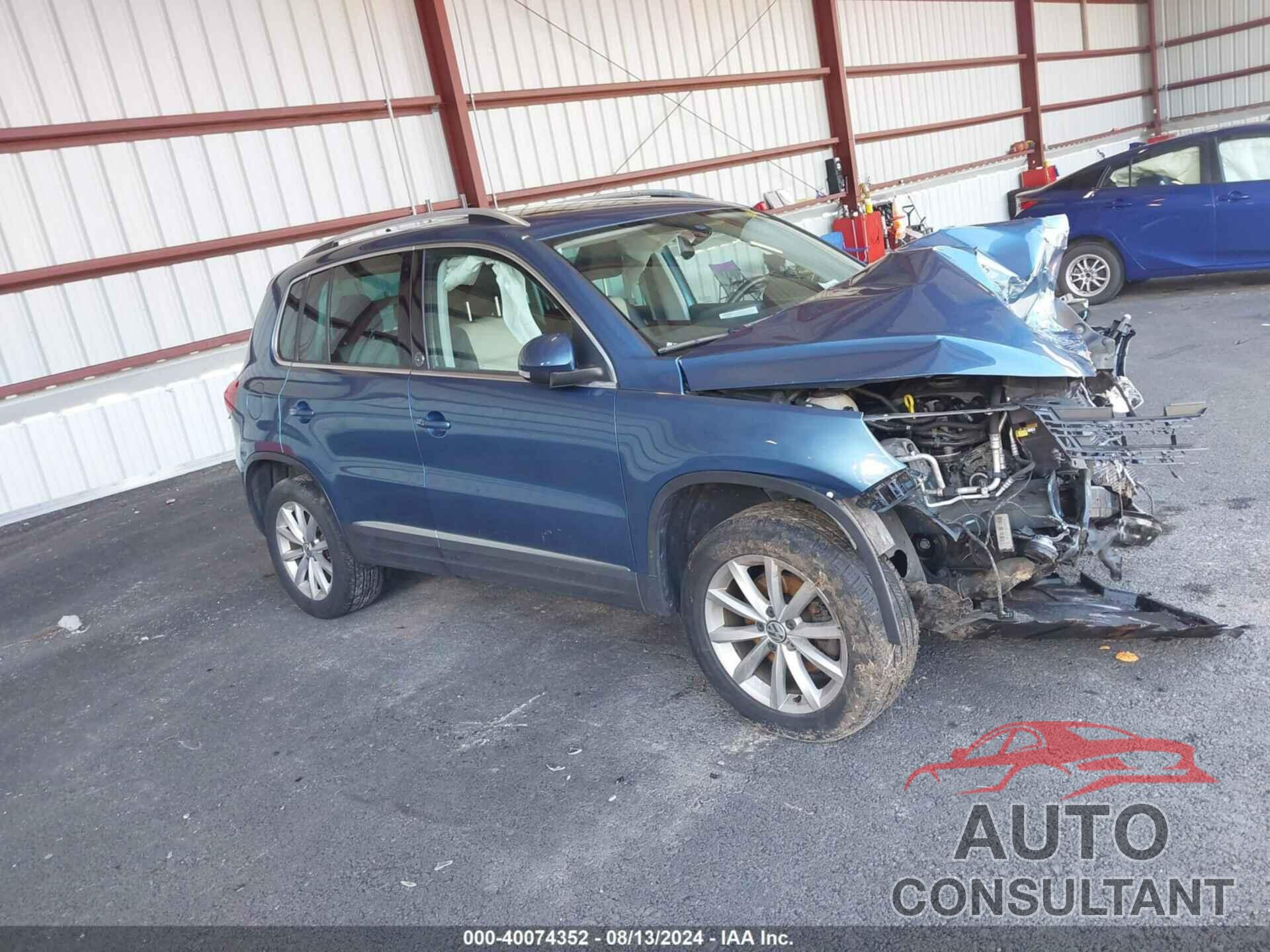 VOLKSWAGEN TIGUAN 2017 - WVGSV7AX9HK023416