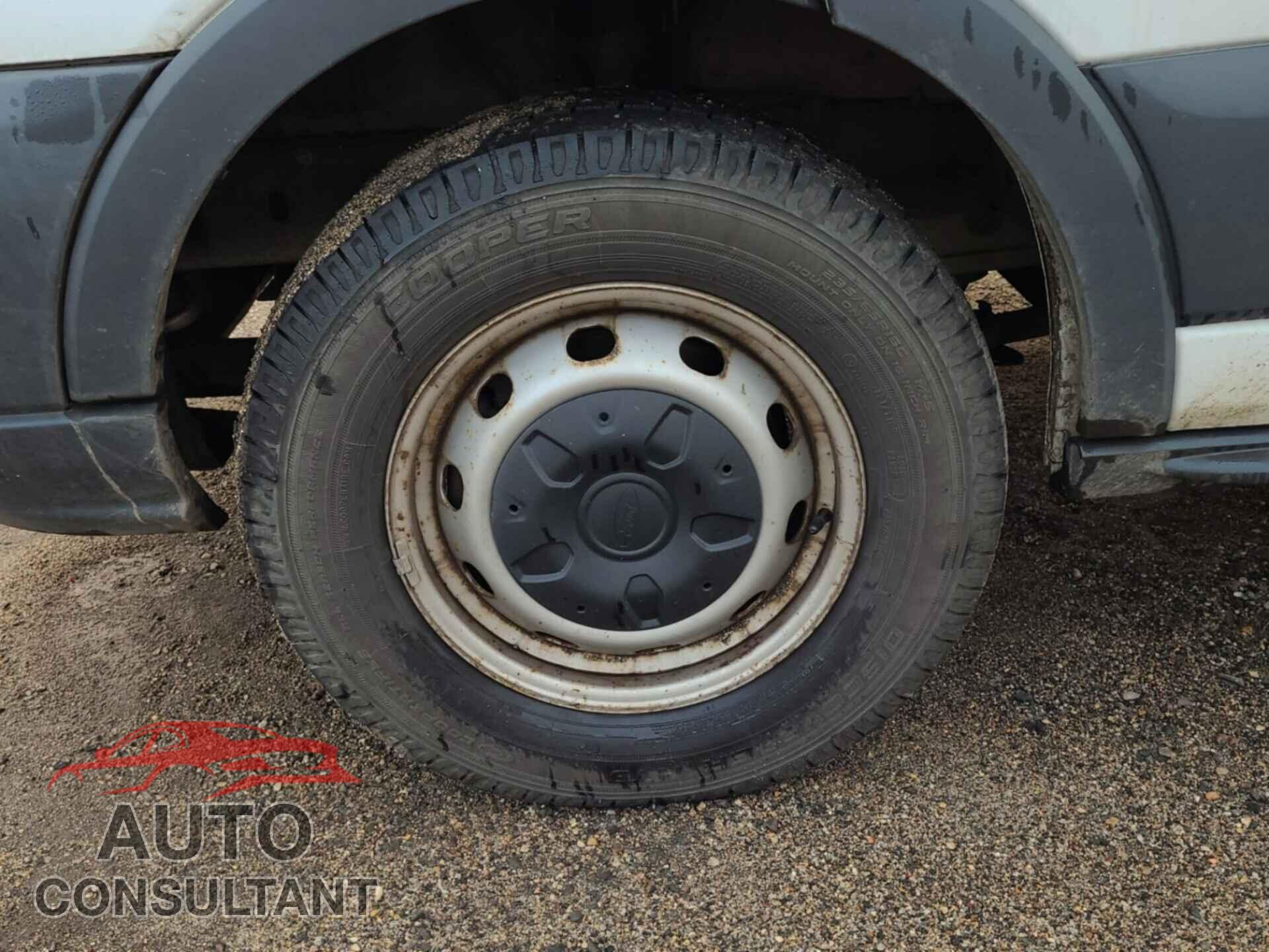 FORD TRANSIT 2017 - 1FTYR2CM7HKA34732