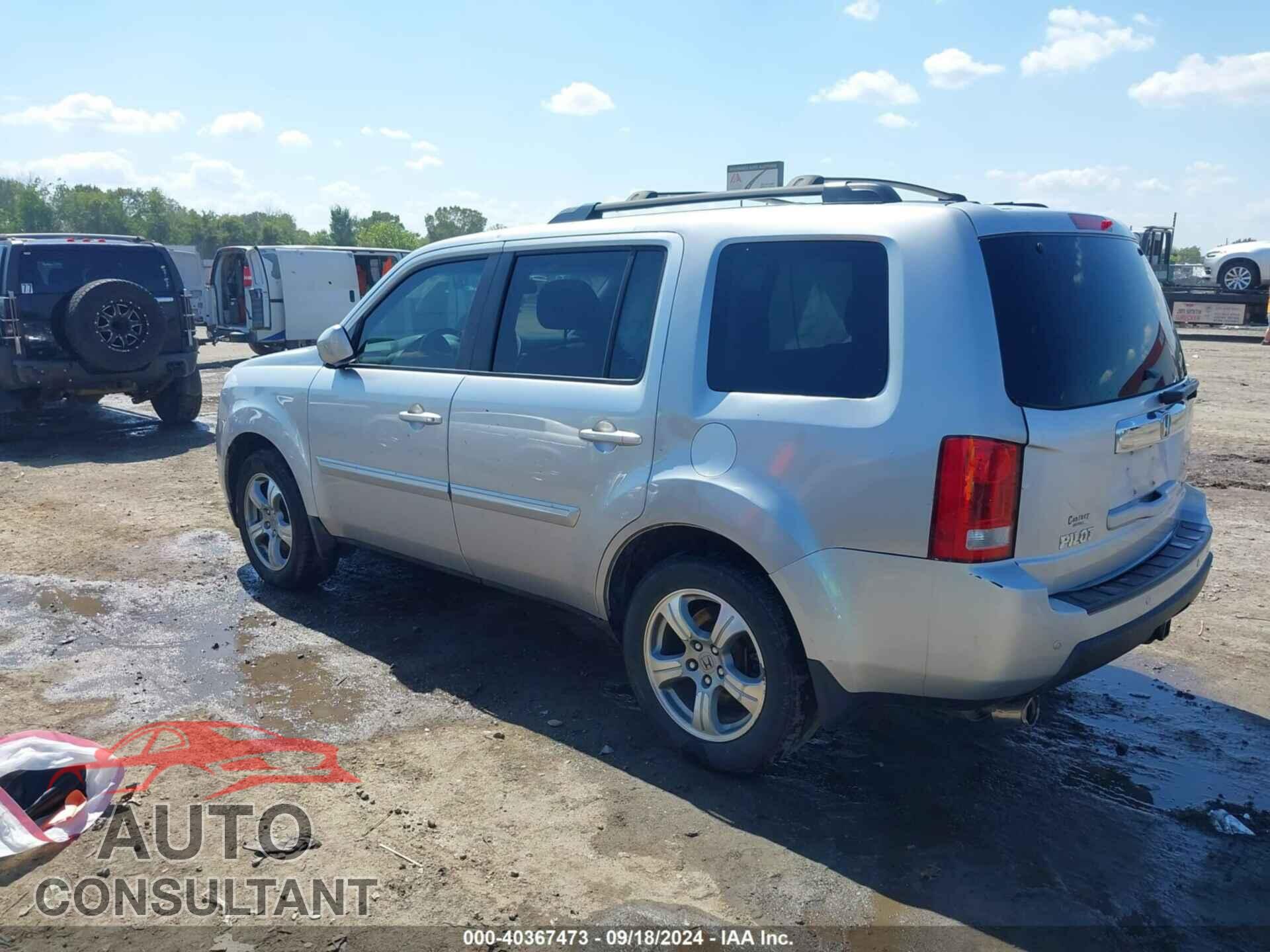 HONDA PILOT 2013 - 5FNYF3H5XDB031847