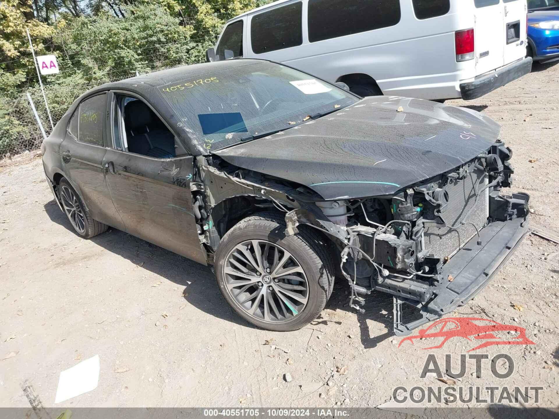 TOYOTA CAMRY 2018 - 4T1B11HK7JU023198
