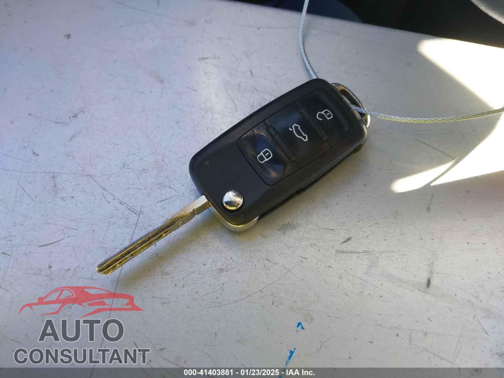 VOLKSWAGEN JETTA 2017 - 3VW2B7AJ5HM384169