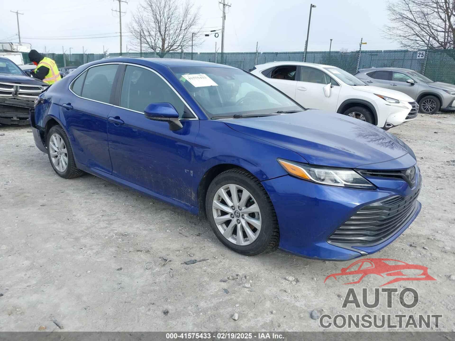 TOYOTA CAMRY 2018 - 4T1B11HK8JU566155
