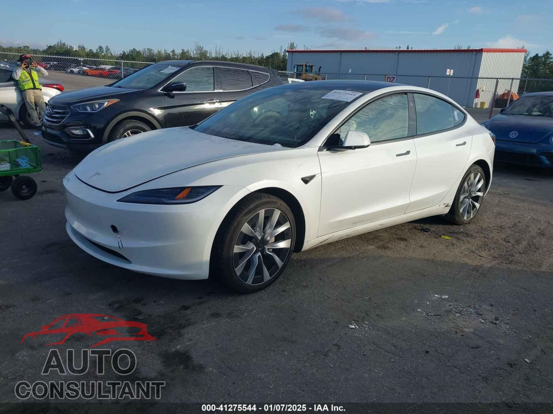 TESLA MODEL 3 2024 - 5YJ3E1EA9RF751845