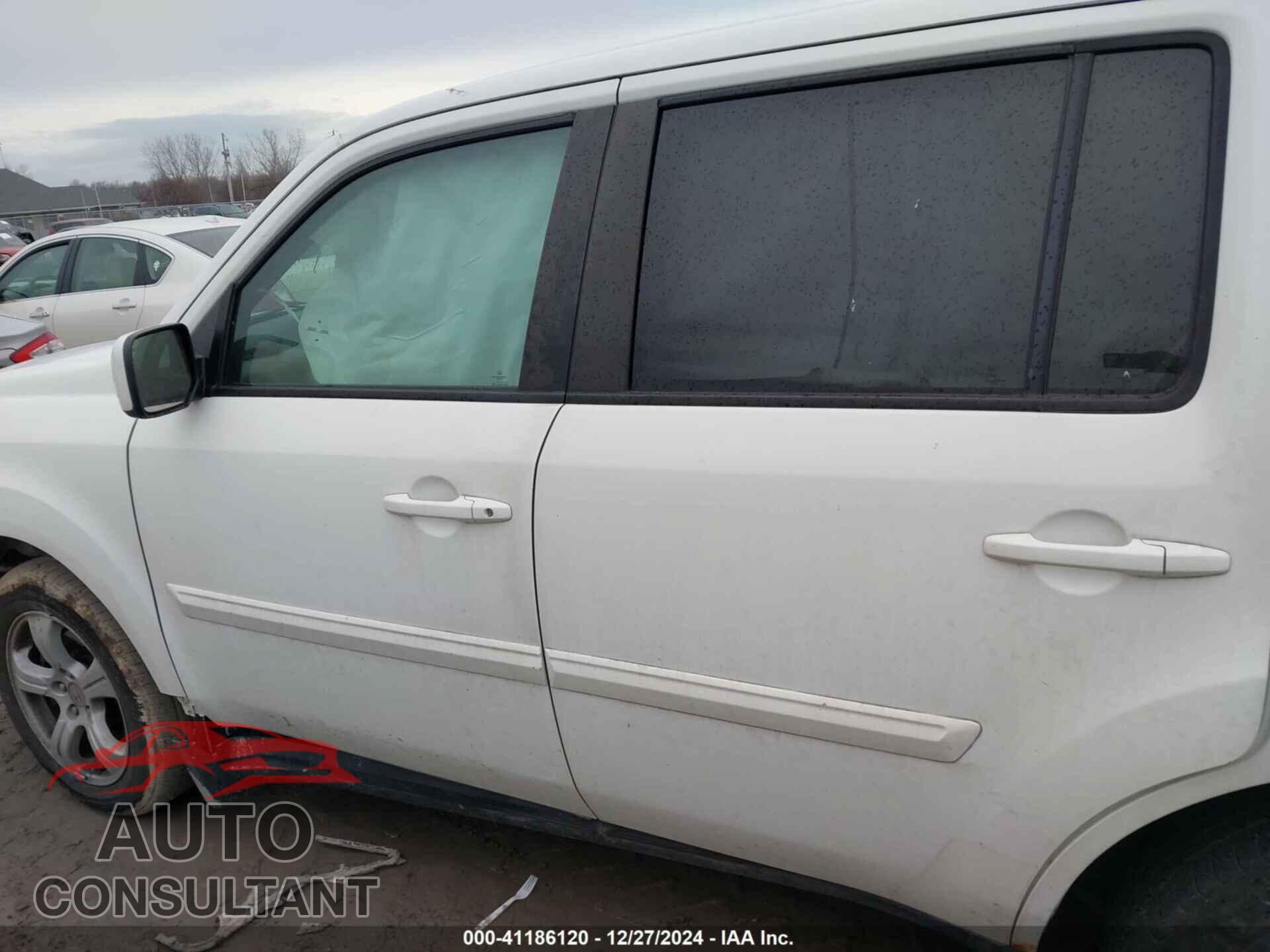 HONDA PILOT 2015 - 5FNYF4H4XFB018564