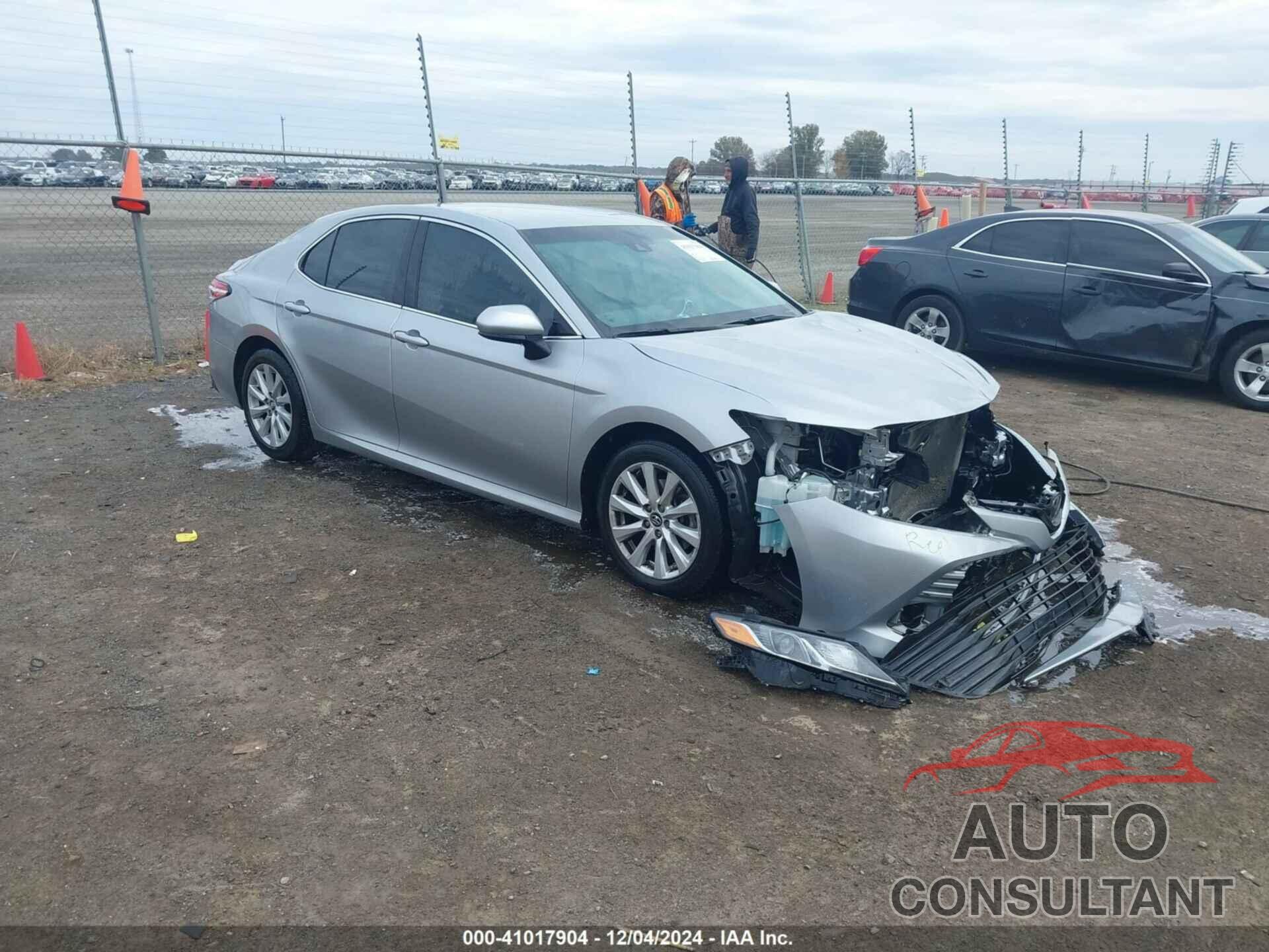 TOYOTA CAMRY 2018 - 4T1B11HK6JU143669