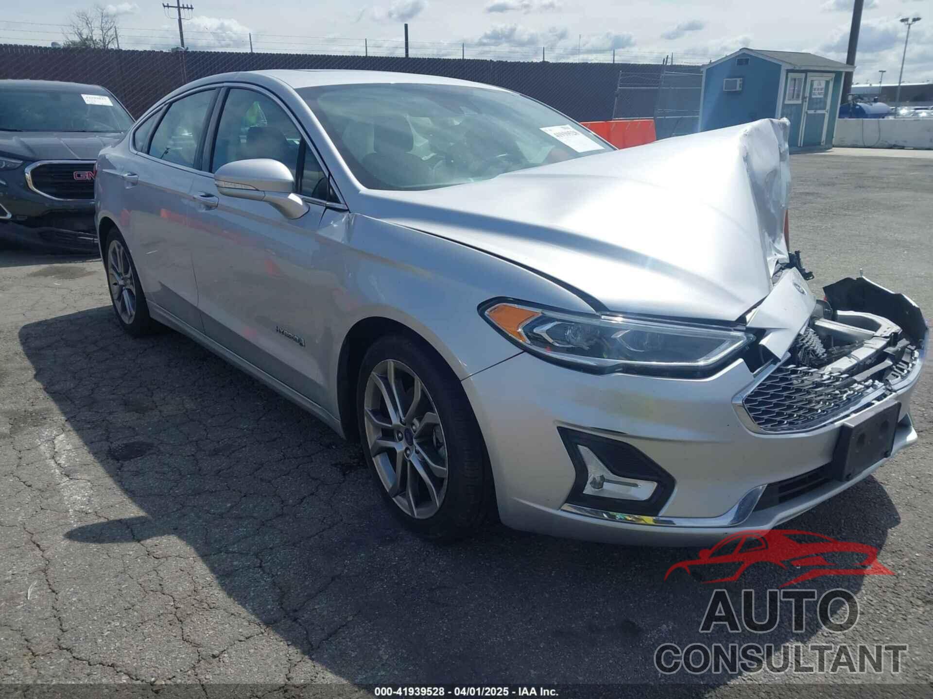 FORD FUSION HYBRID 2019 - 3FA6P0RU3KR180868