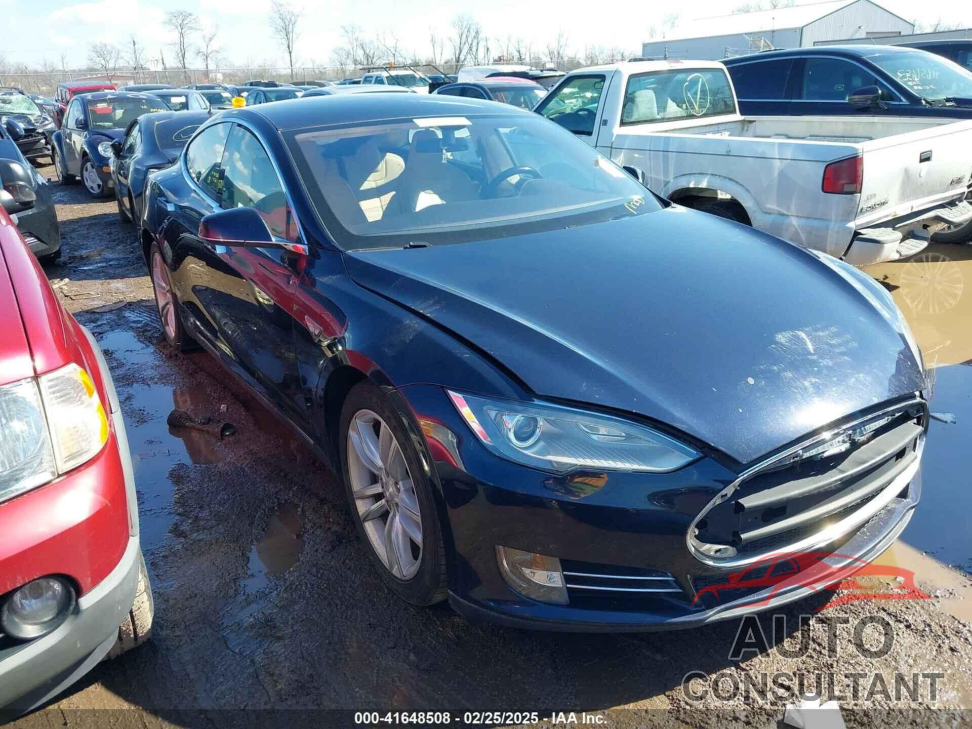 TESLA MODEL S 2013 - 5YJSA1CG2DFP14689