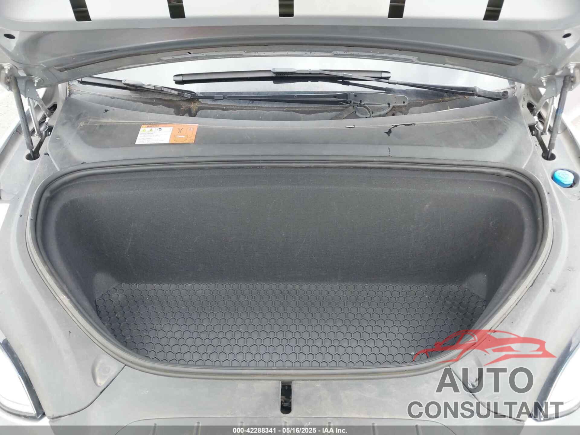 TESLA MODEL X 2016 - 5YJXCBE25GF021479