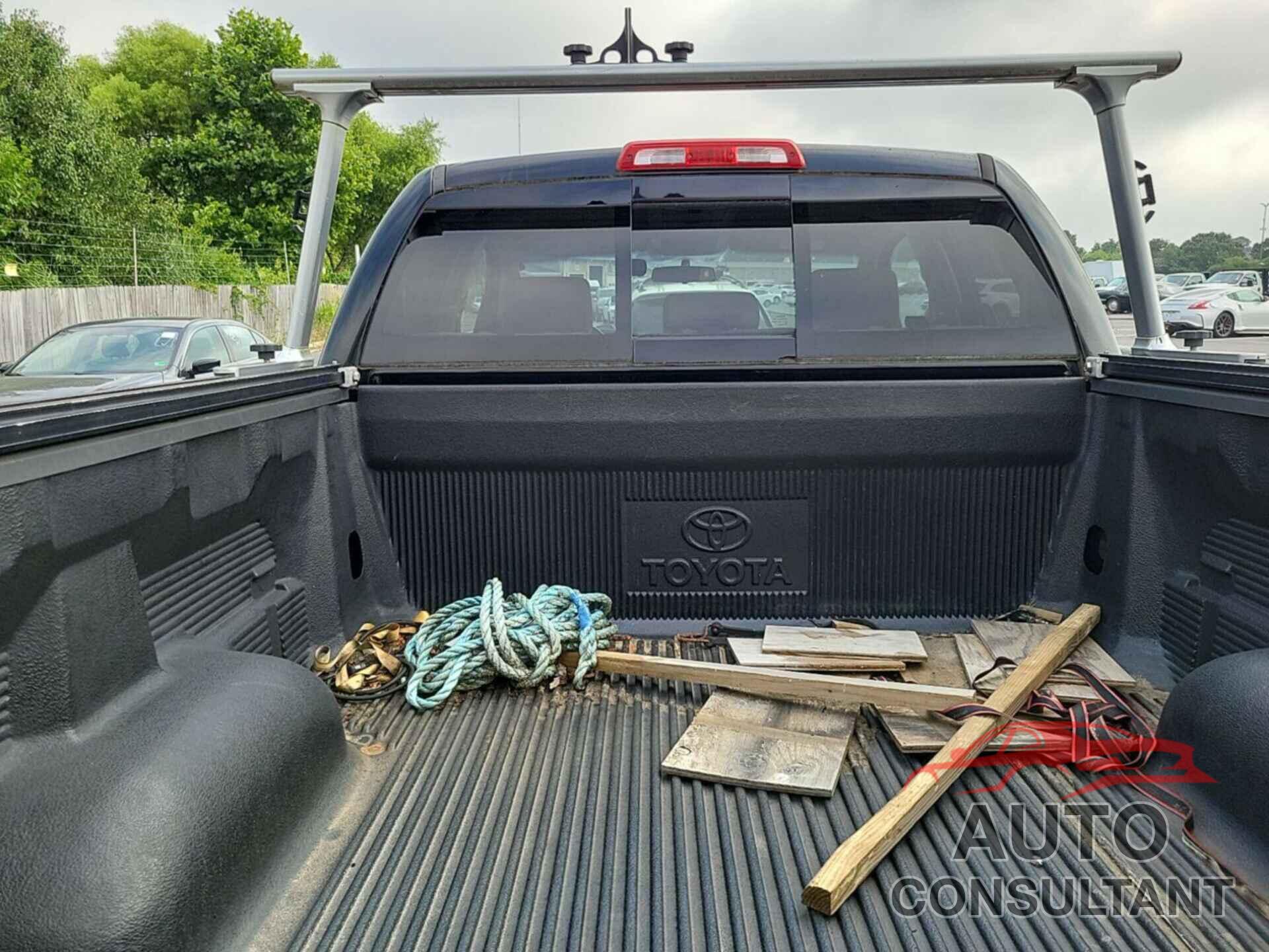 TOYOTA TUNDRA 2011 - 5TFUY5F15BX165723