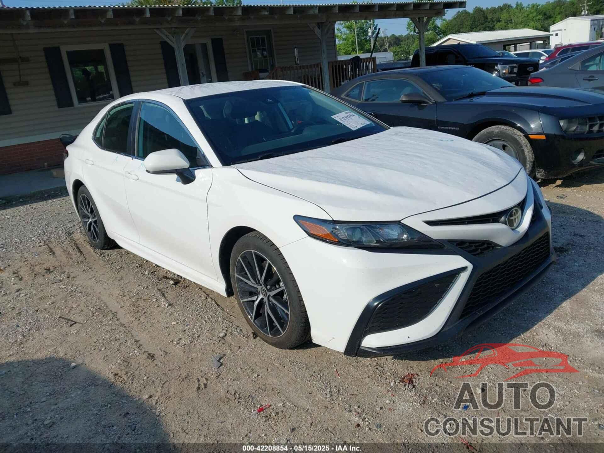TOYOTA CAMRY 2021 - 4T1G11AK1MU566132