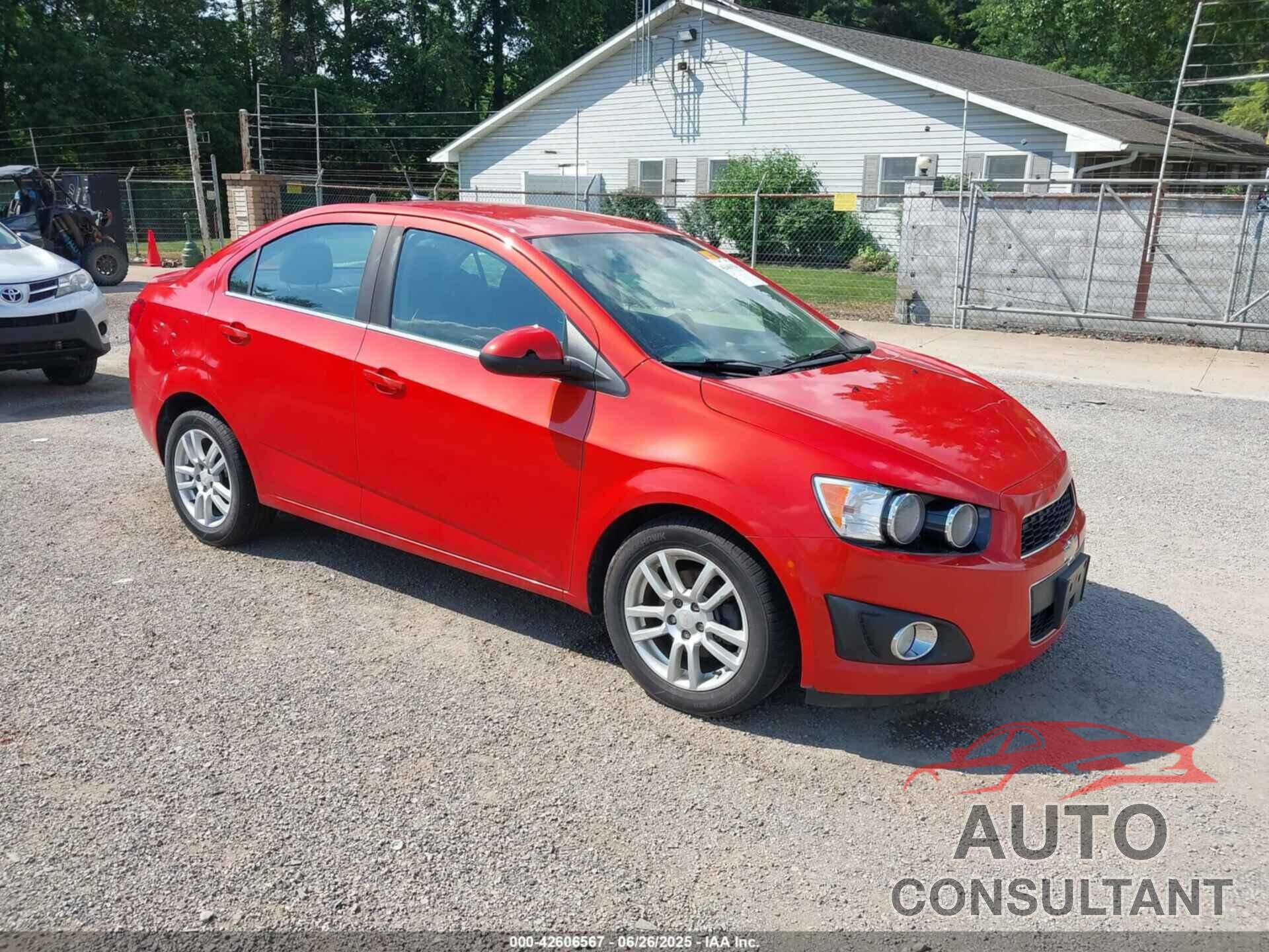 CHEVROLET SONIC 2013 - 1G1JC5SH7D4167023