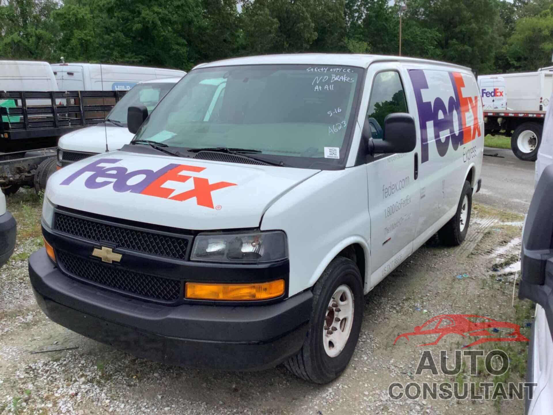 CHEVROLET EXPRESS G2500 2019 - 1GCWGAF15K1246194
