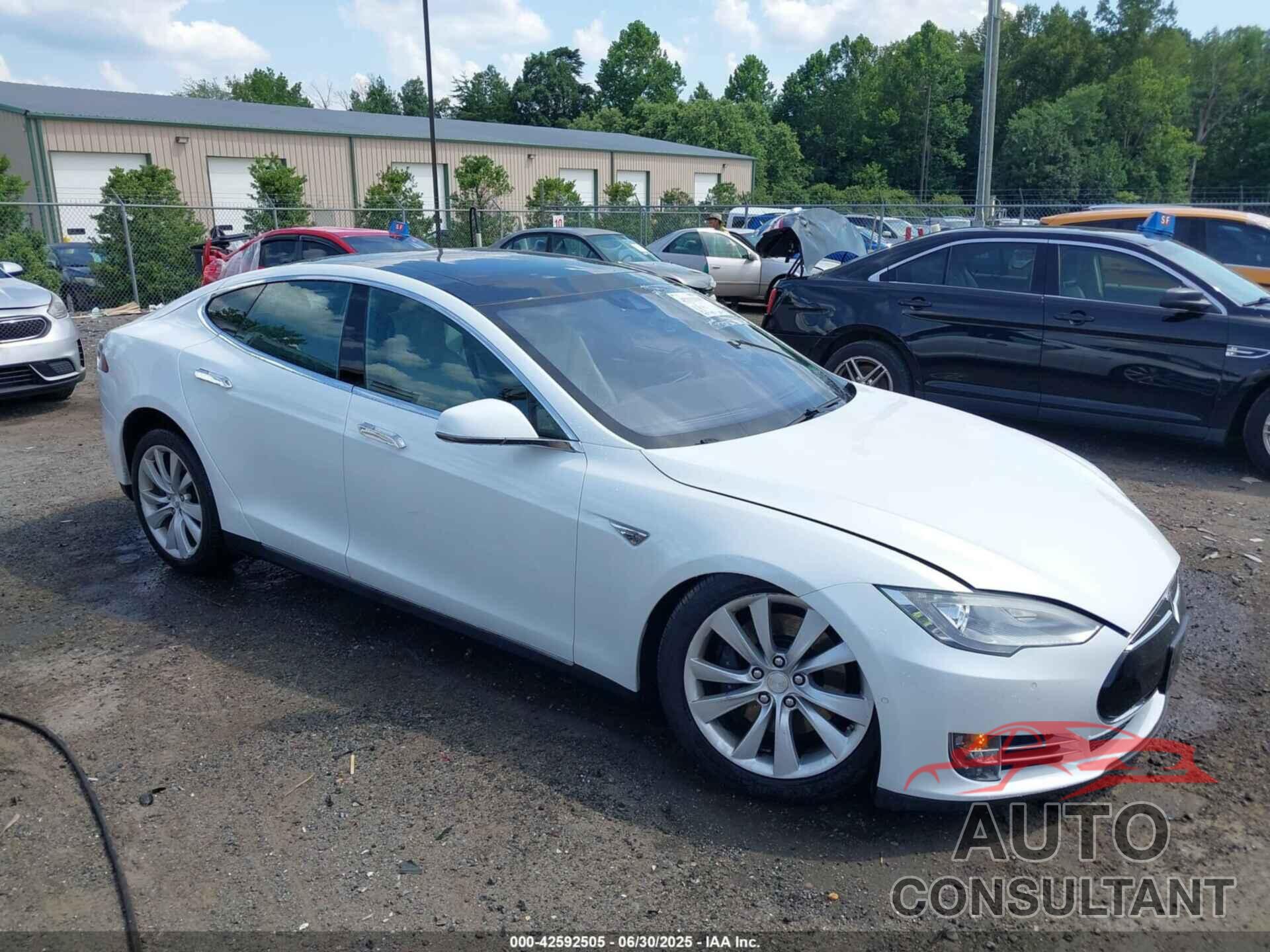 TESLA MODEL S 2015 - 5YJSA1E29FF113882