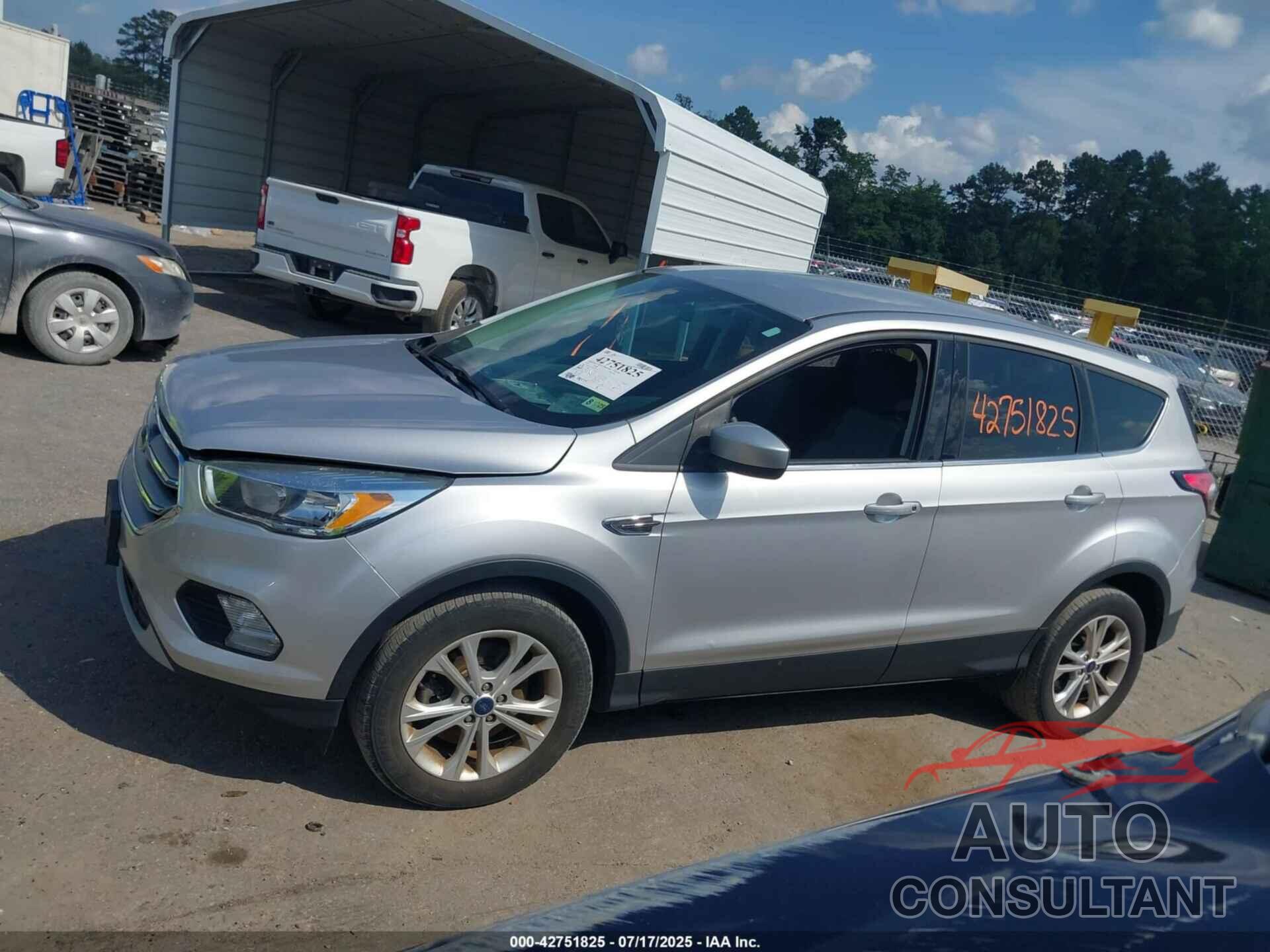 FORD ESCAPE 2017 - 1FMCU9GD0HUD01589