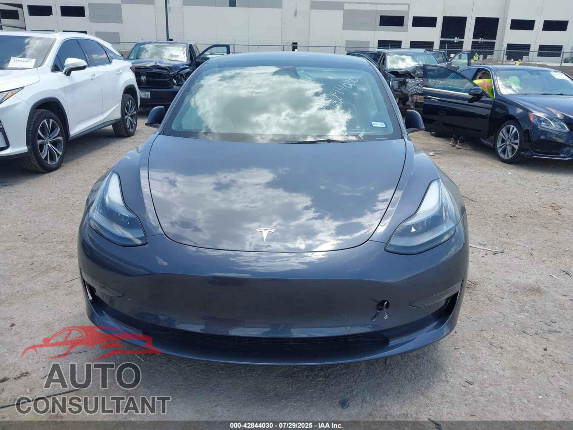 TESLA MODEL 3 2022 - 5YJ3E1EA0NF299987