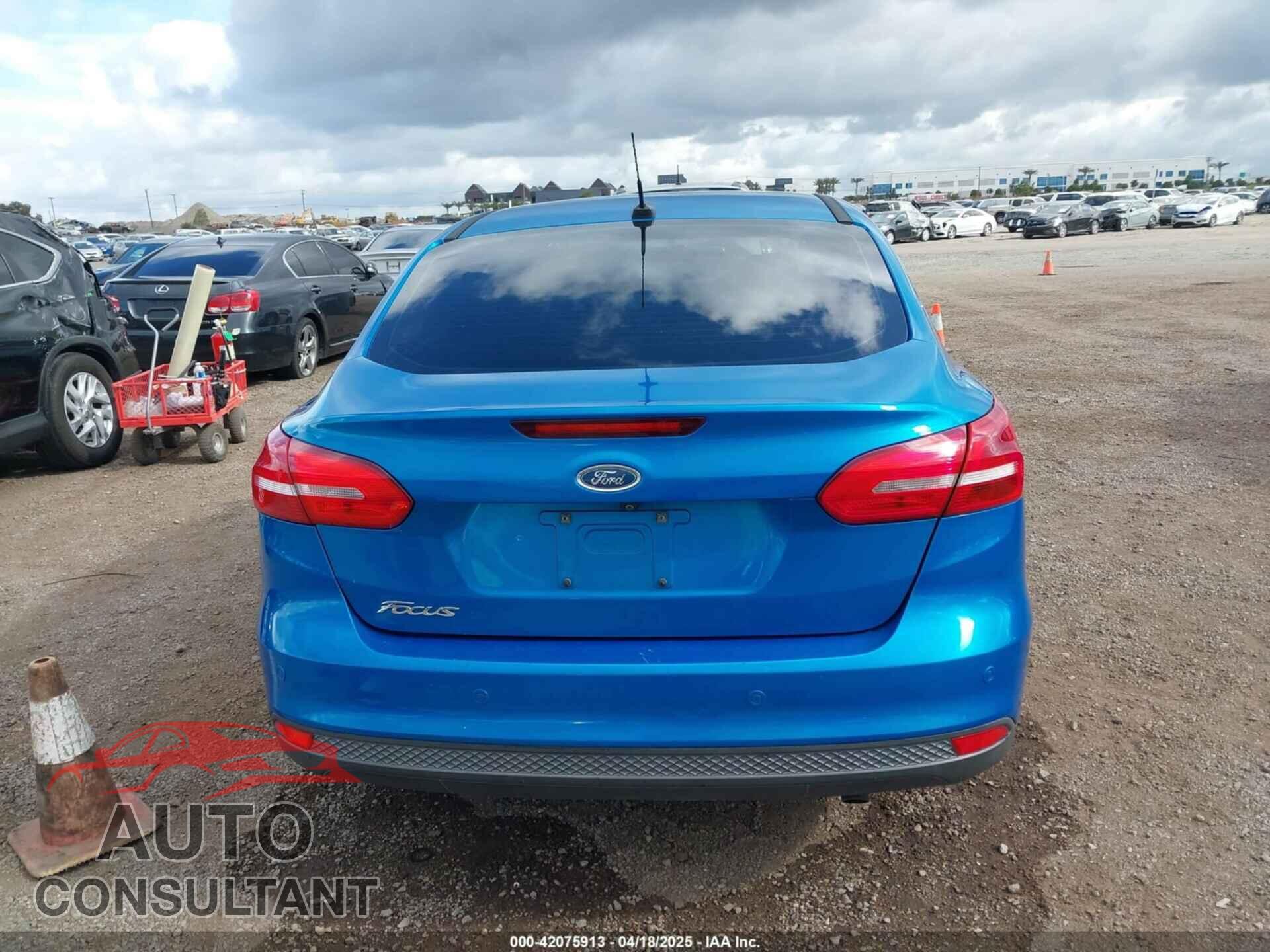 FORD FOCUS 2016 - 1FADP3F22GL282910