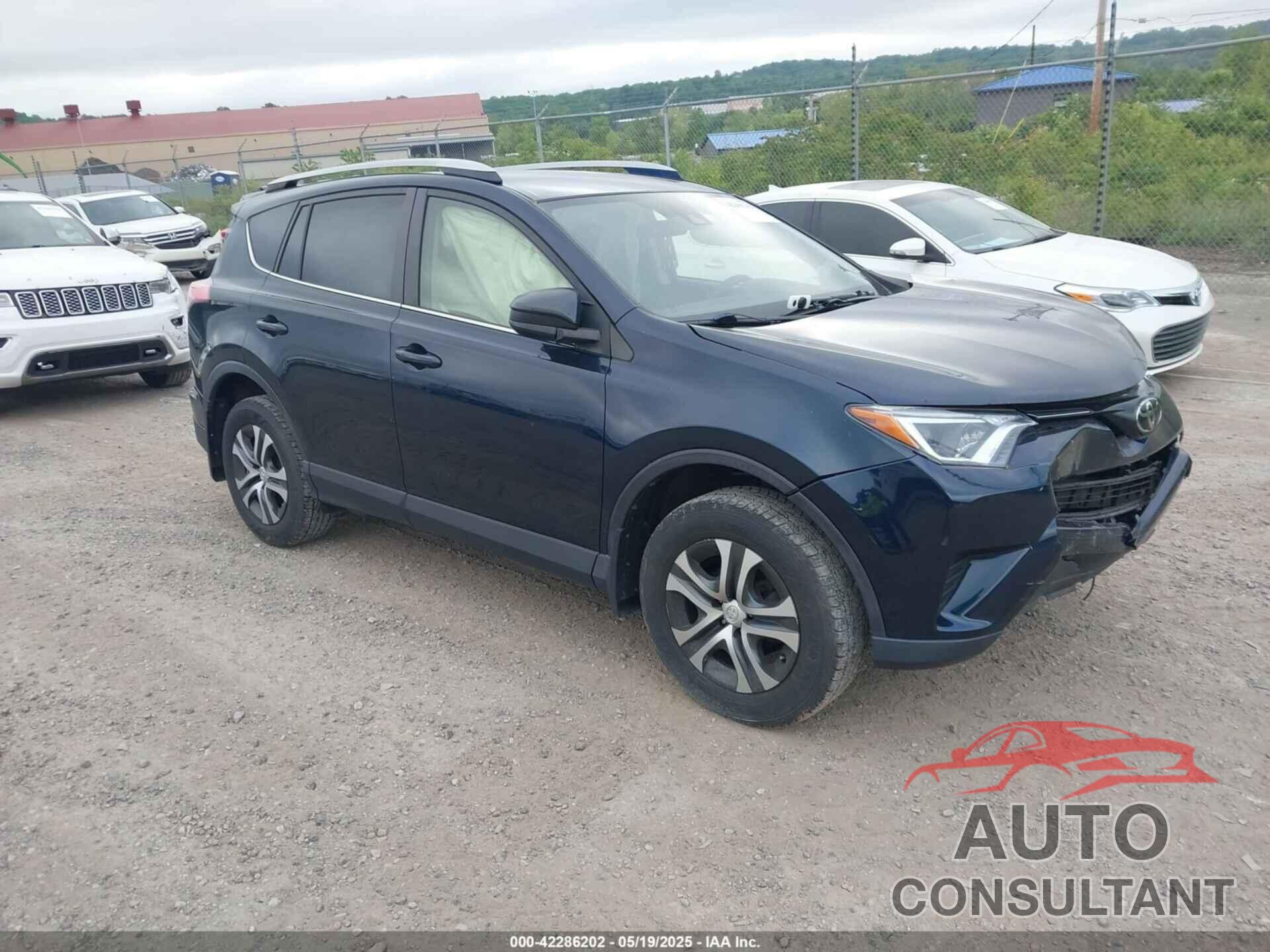 TOYOTA RAV4 2017 - JTMBFREV5HJ151566
