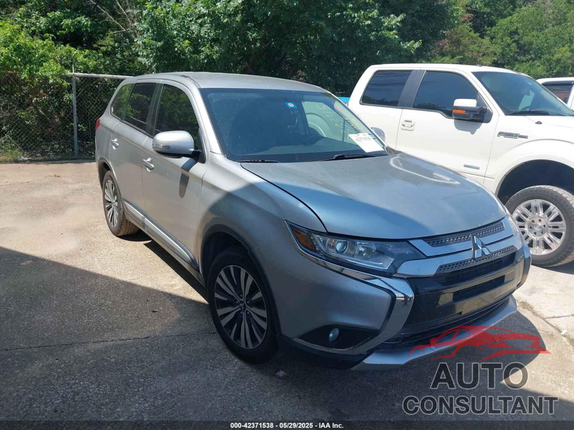 MITSUBISHI OUTLANDER 2019 - JA4AD3A35KZ033345