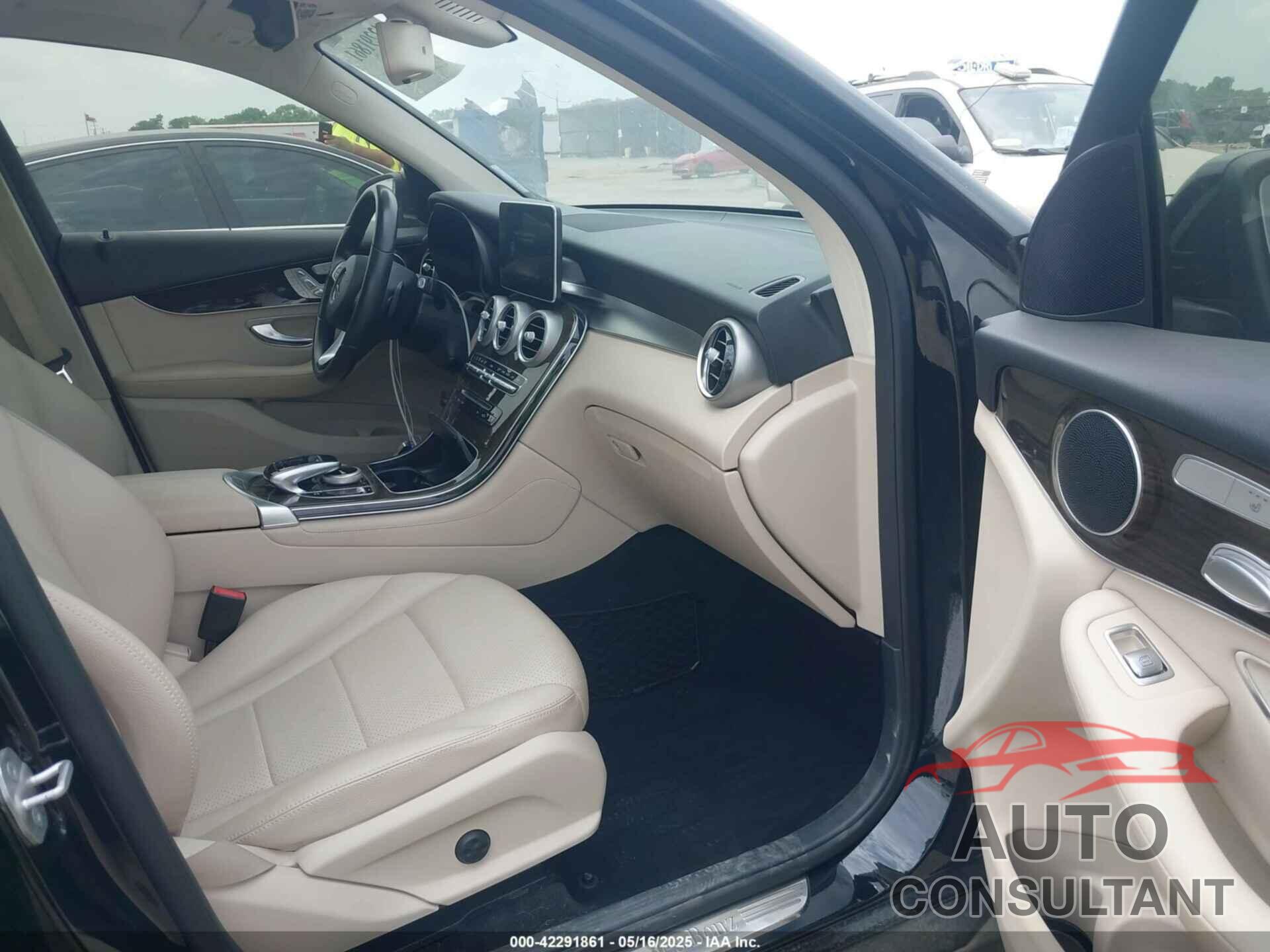 MERCEDES-BENZ GLC 300 2016 - WDC0G4KB9GF054447