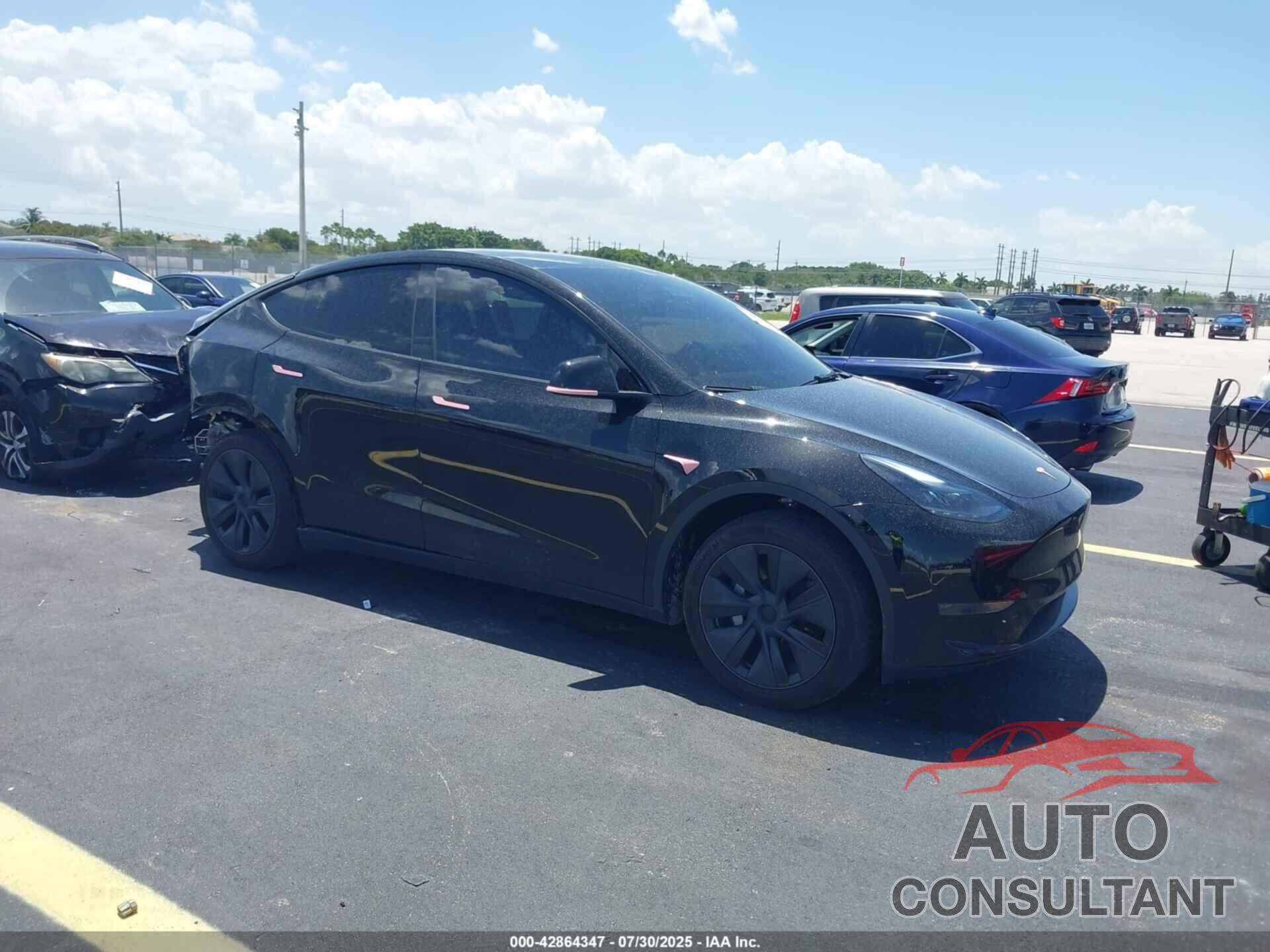 TESLA MODEL Y 2025 - 7SAYGDED5SA379499