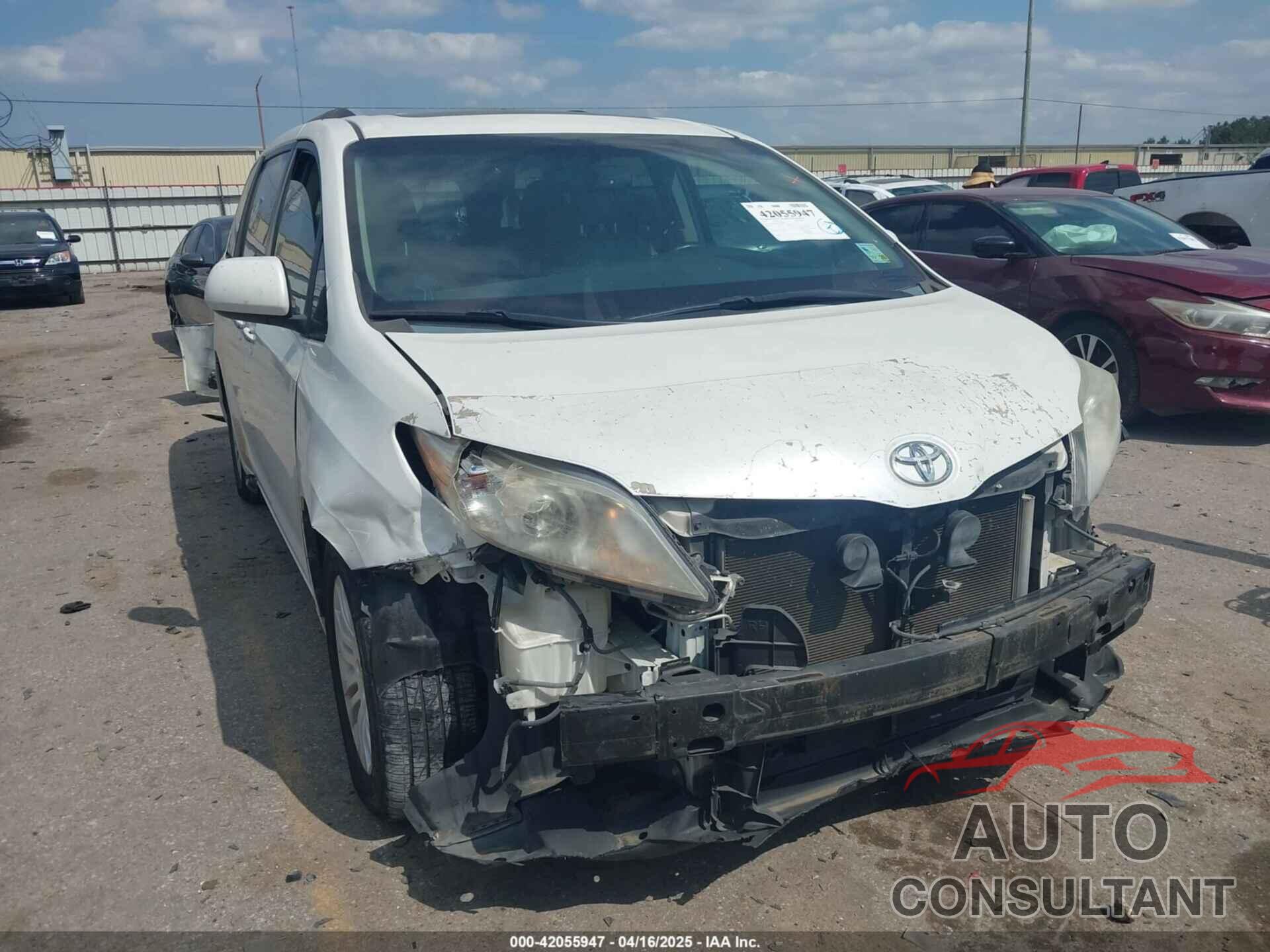 TOYOTA SIENNA 2015 - 5TDYK3DC1FS567620