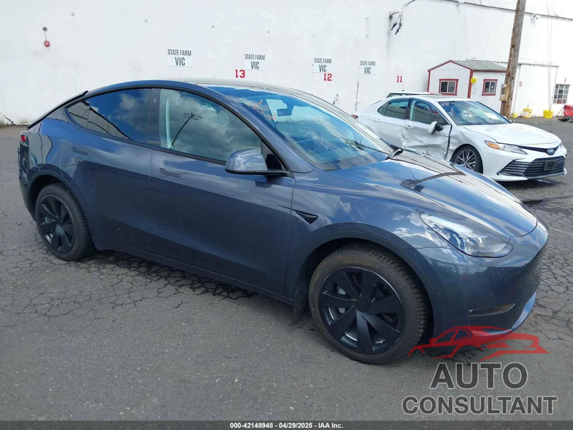 TESLA MODEL Y 2022 - 7SAYGDEE1NF440153