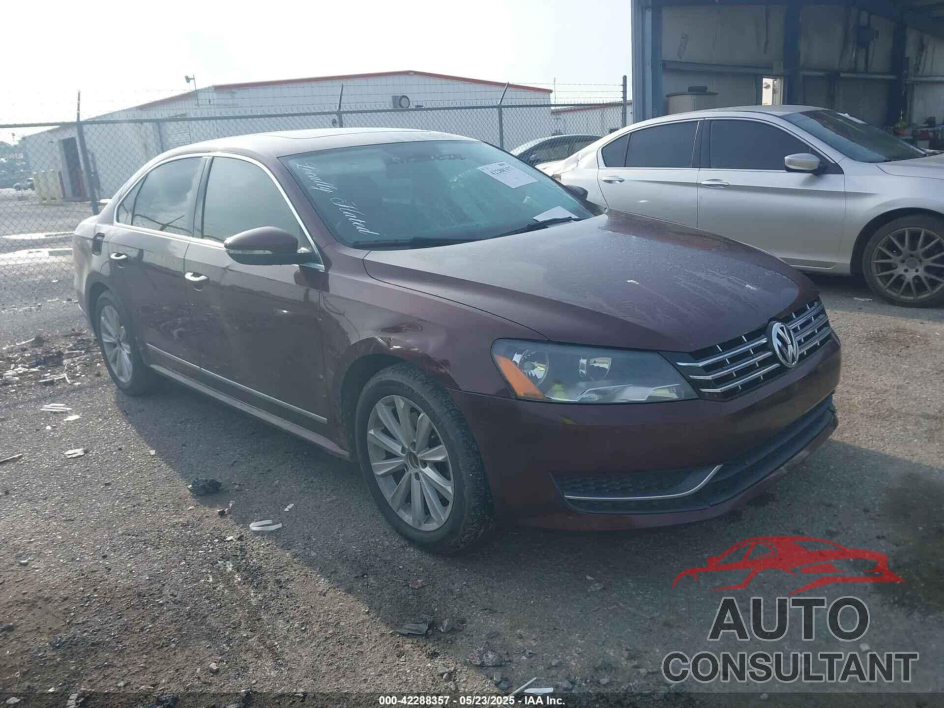 VOLKSWAGEN PASSAT 2012 - 1VWCH7A31CC037551