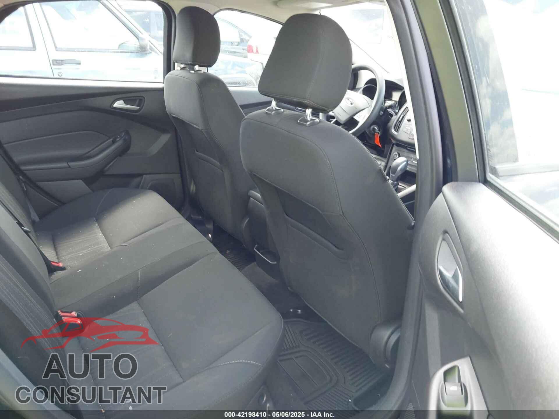 FORD FOCUS 2017 - 1FADP3F20HL346606