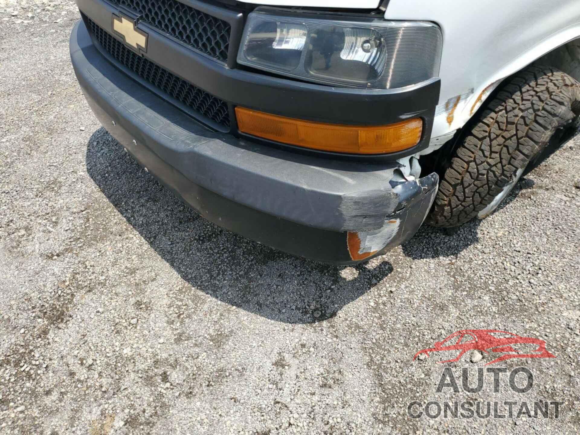 CHEVROLET EXPRESS 2500 2018 - 1GCWGAFP9J1334023