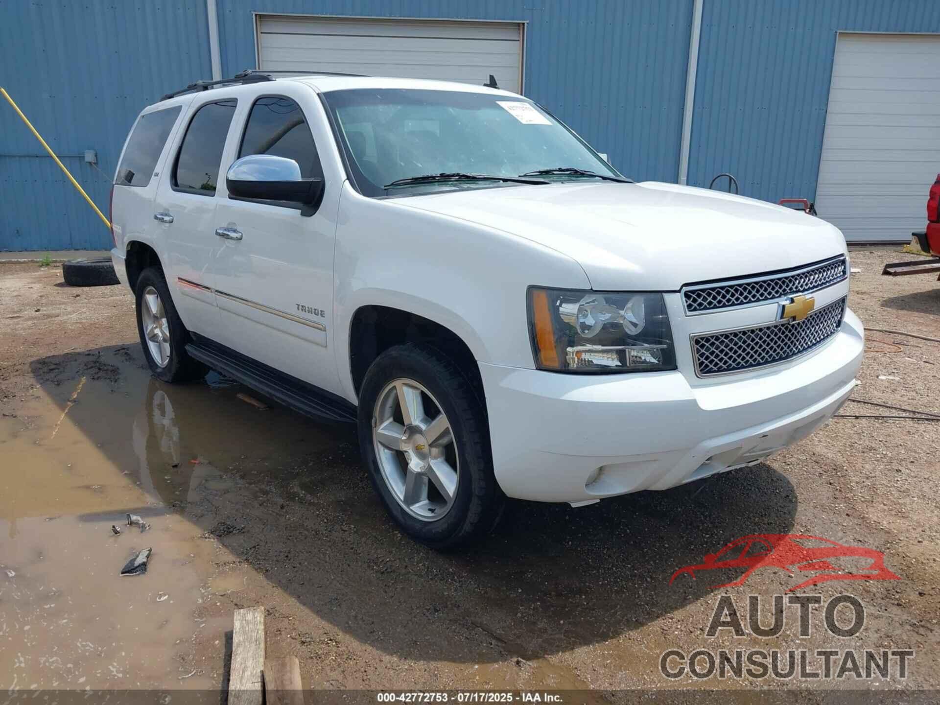 CHEVROLET TAHOE 2013 - 1GNSKCE04DR254140