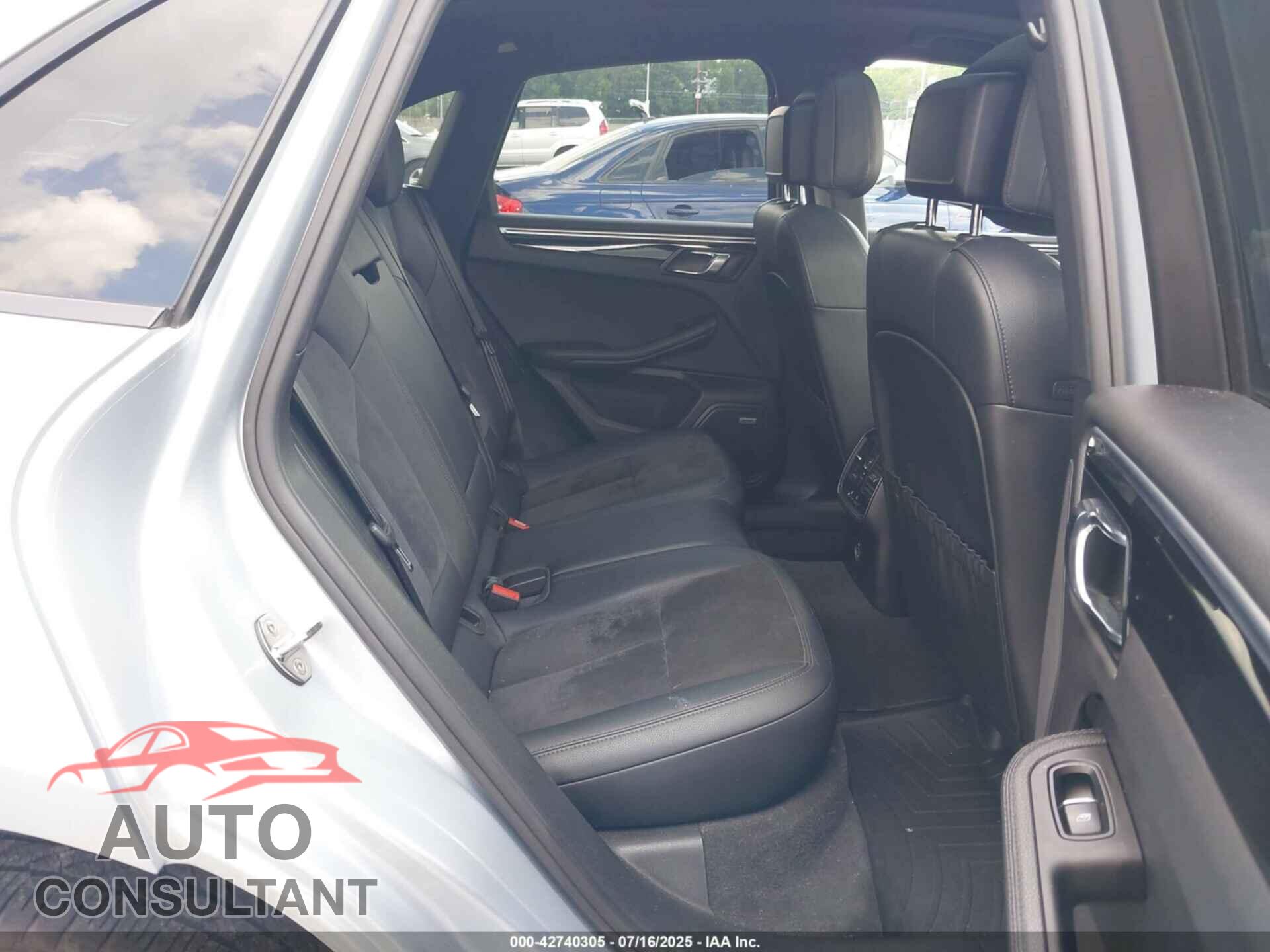 PORSCHE MACAN 2017 - WP1AA2A52HLB08376