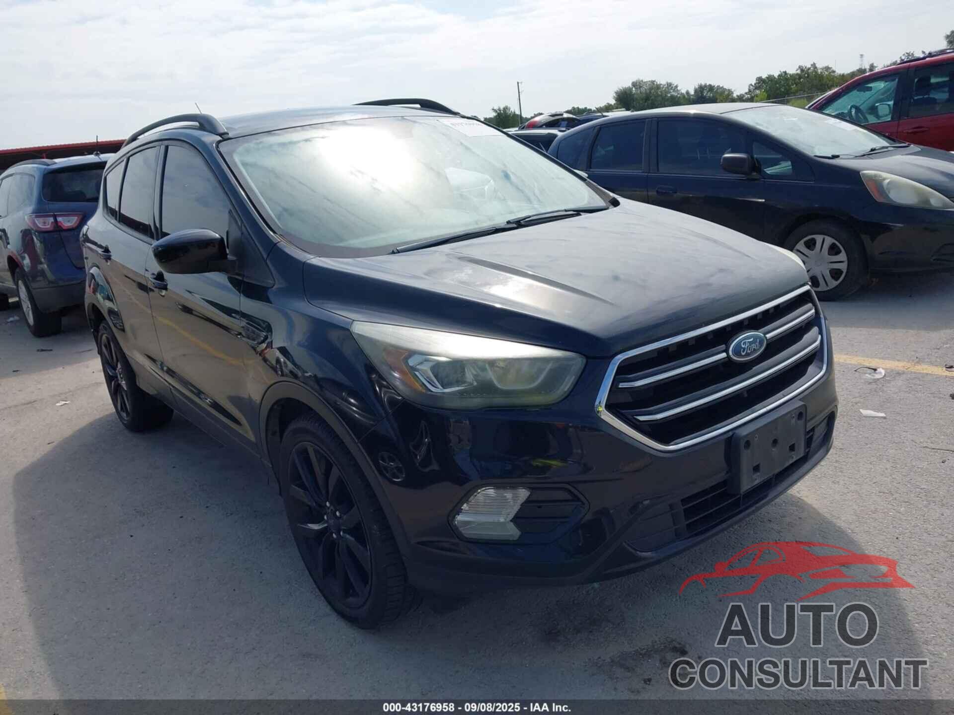 FORD ESCAPE 2017 - 1FMCU0GD8HUC65484