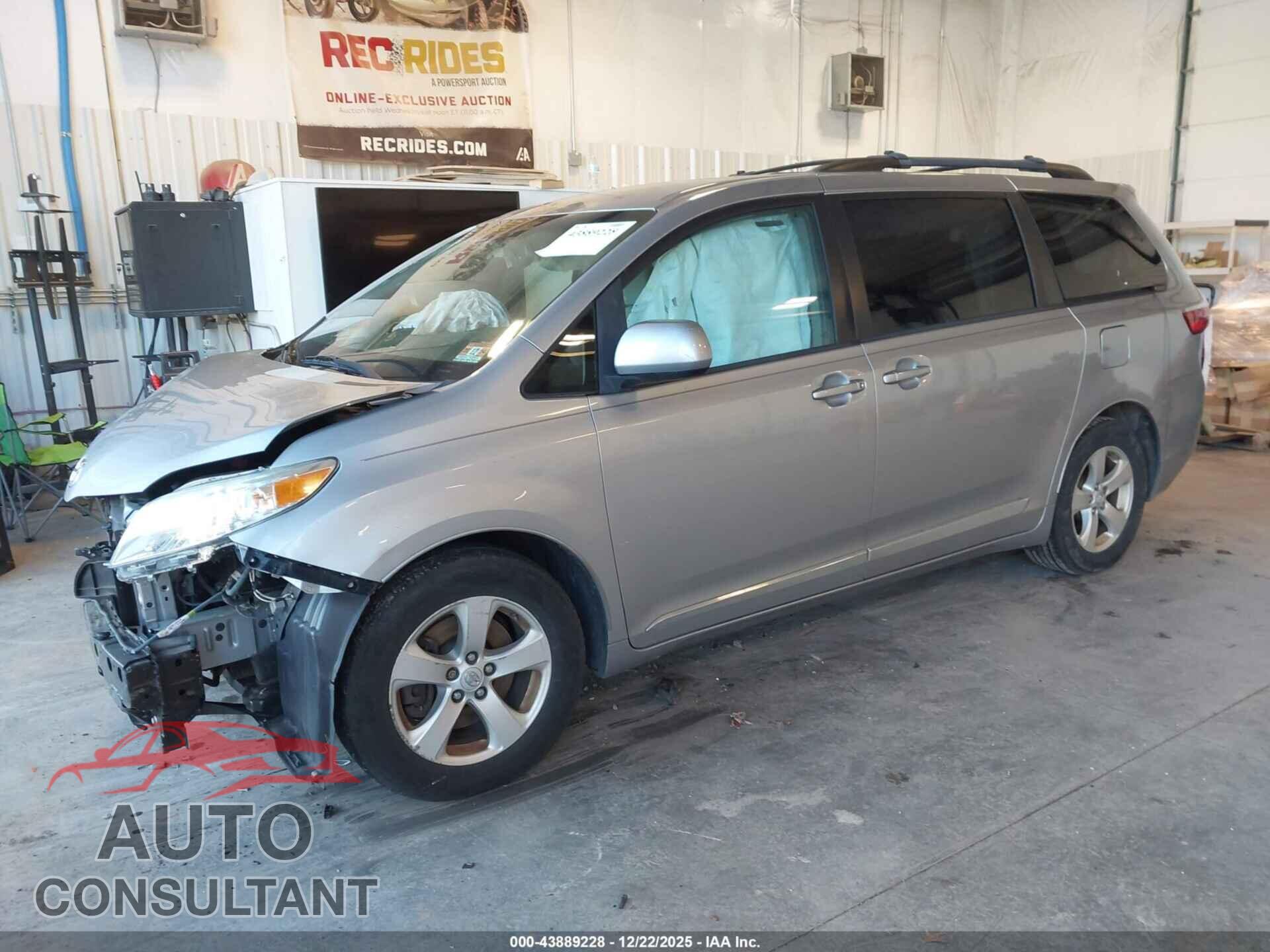 TOYOTA SIENNA 2017 - 5TDKZ3DC0HS856427