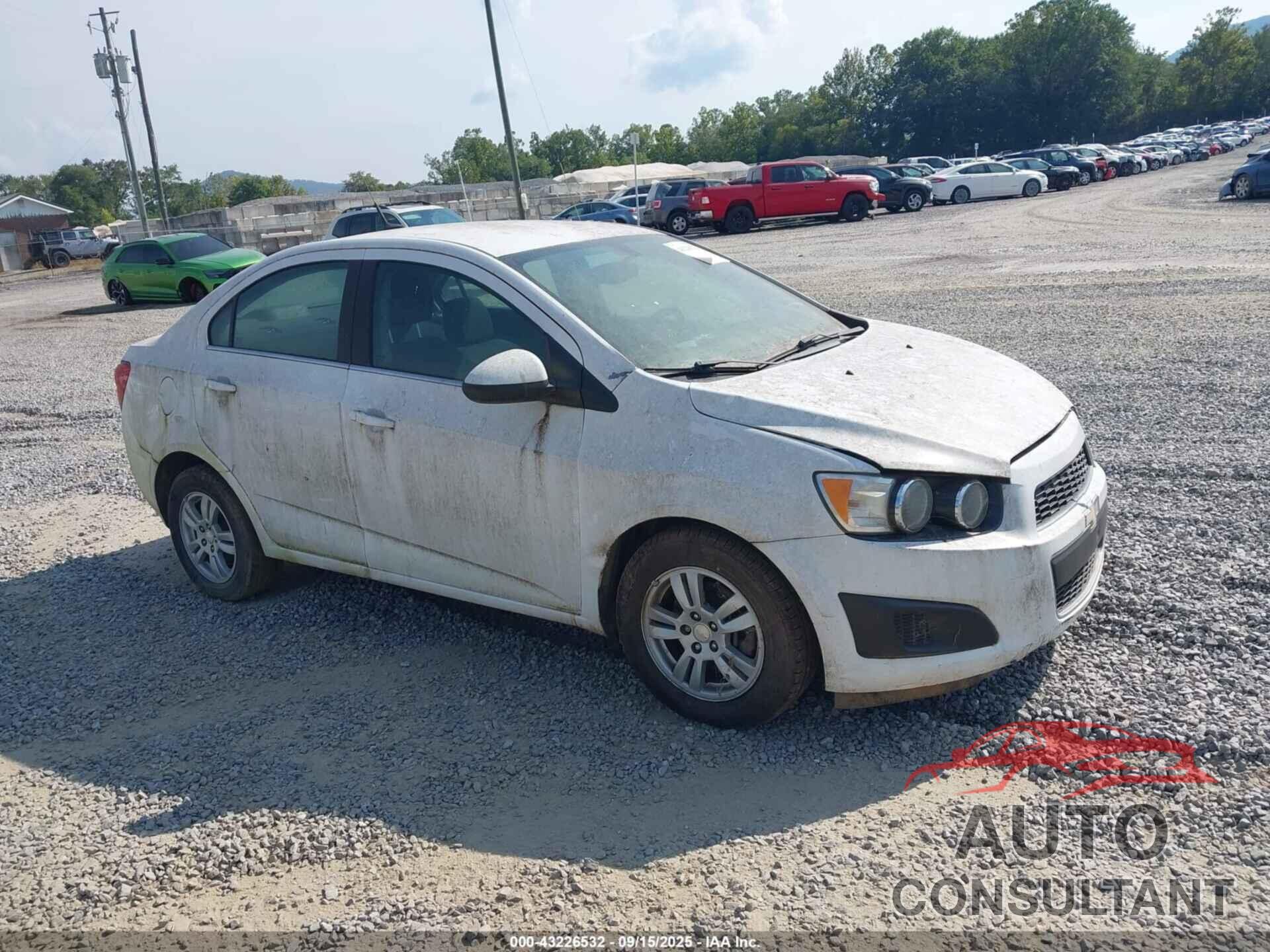 CHEVROLET SONIC 2014 - 1G1JC5SH5E4208458