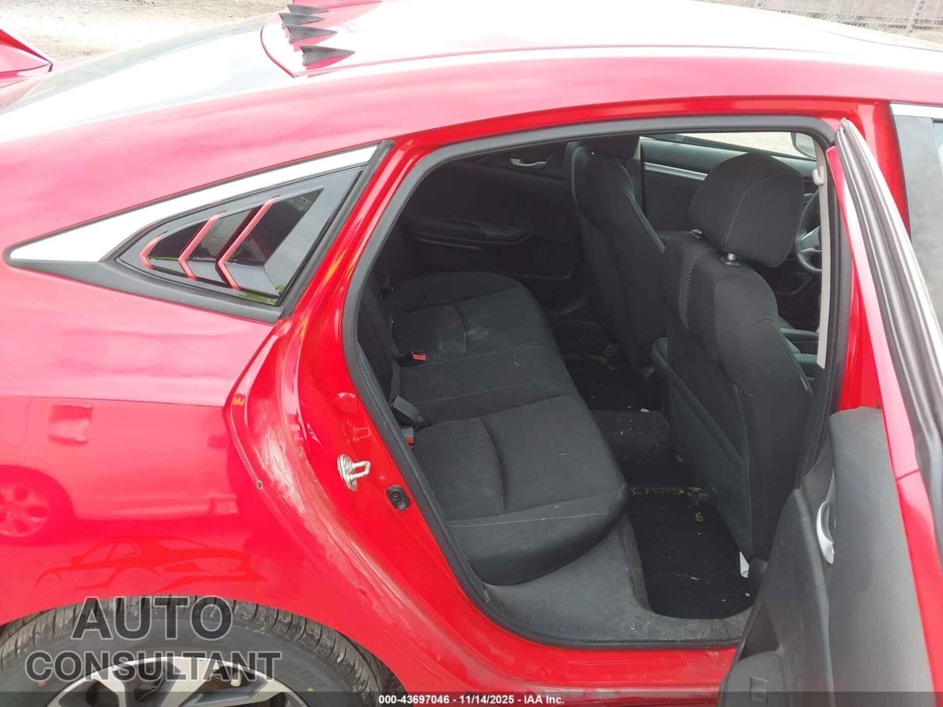 HONDA CIVIC 2017 - 2HGFC2F76HH557084