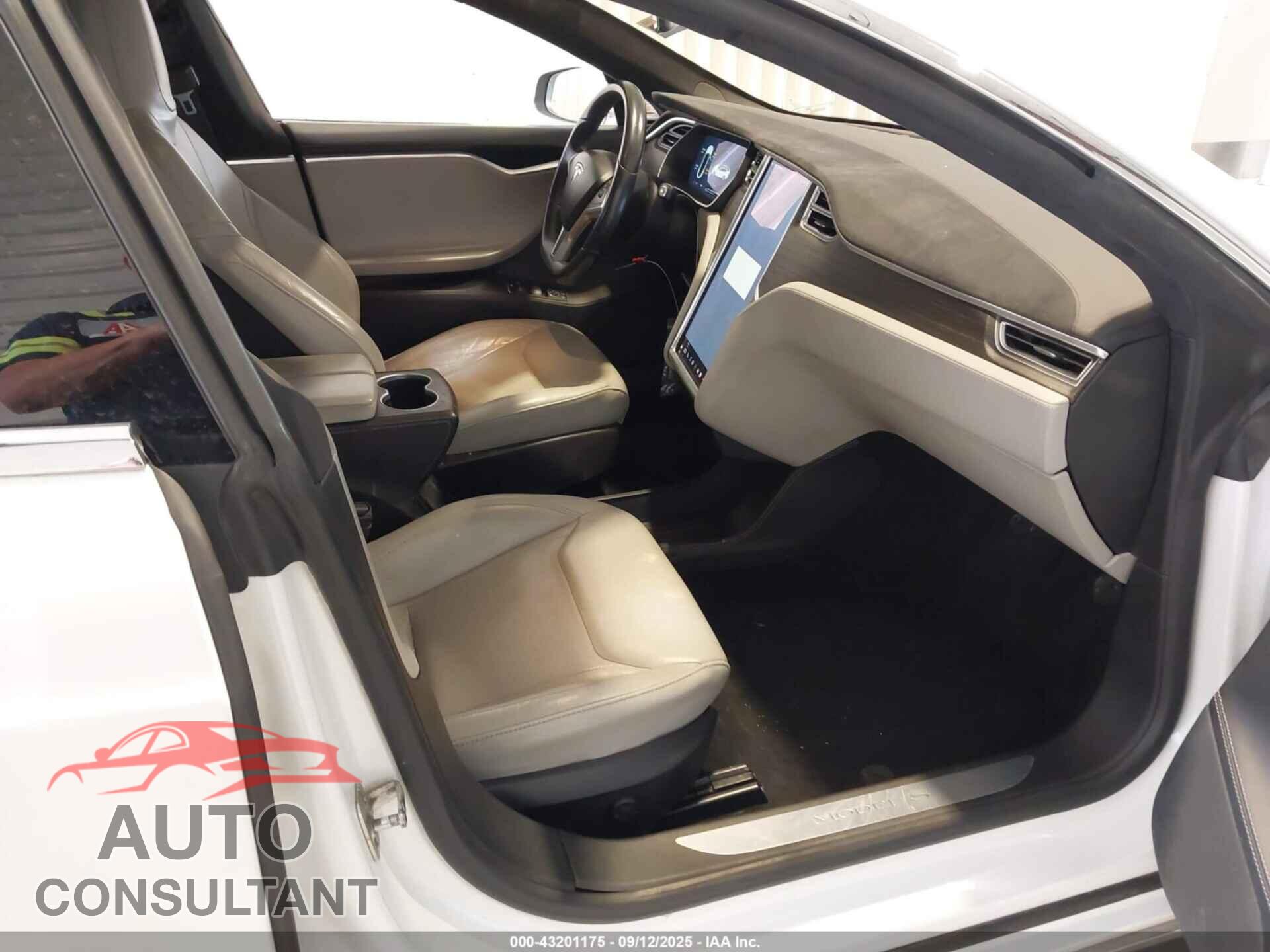 TESLA MODEL S 2015 - 5YJSA1E27FF112701