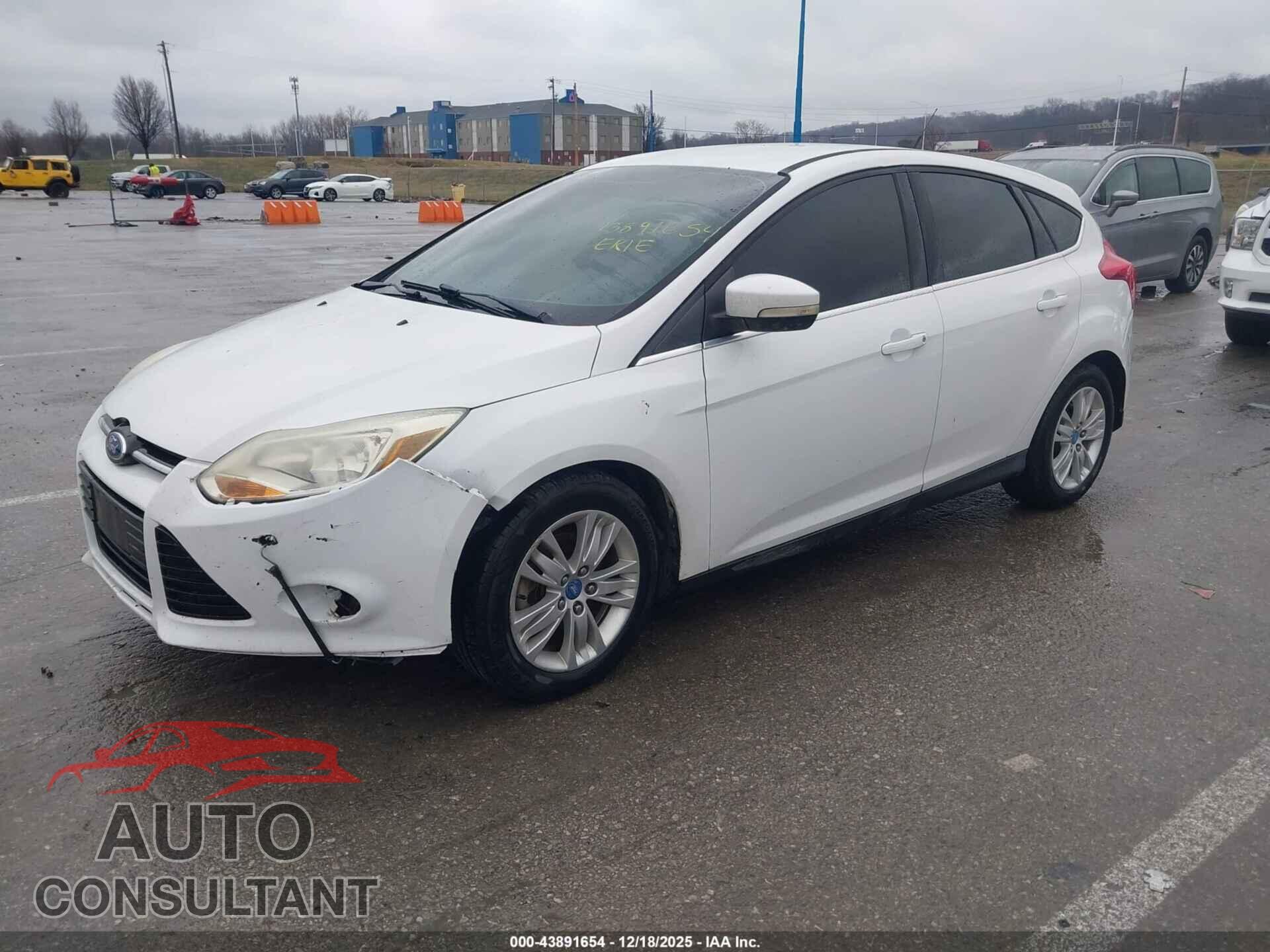 FORD FOCUS 2012 - 1FAHP3M23CL182619