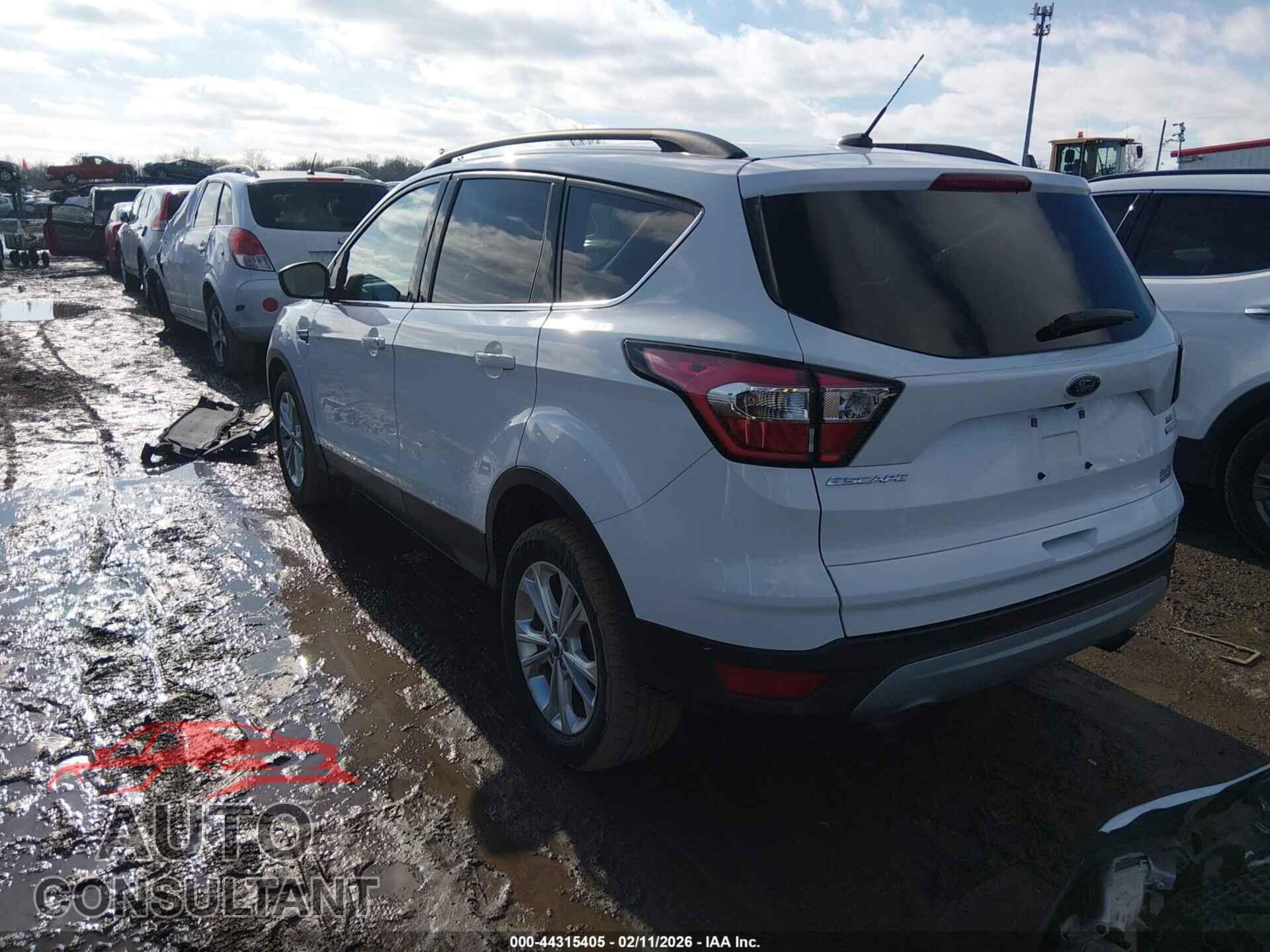 FORD ESCAPE 2017 - 1FMCU0GD5HUD37337