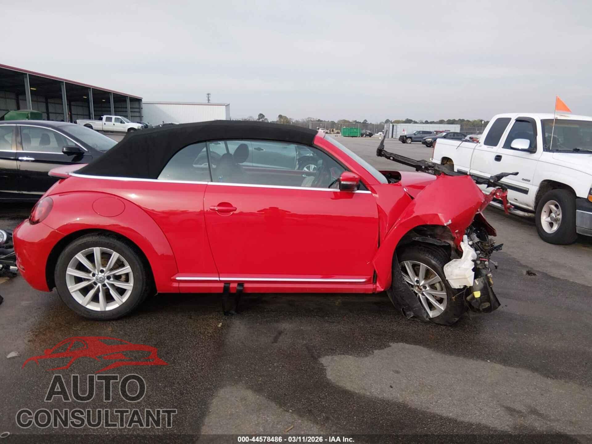 VOLKSWAGEN BEETLE 2018 - 3VW5DAAT8JM504848