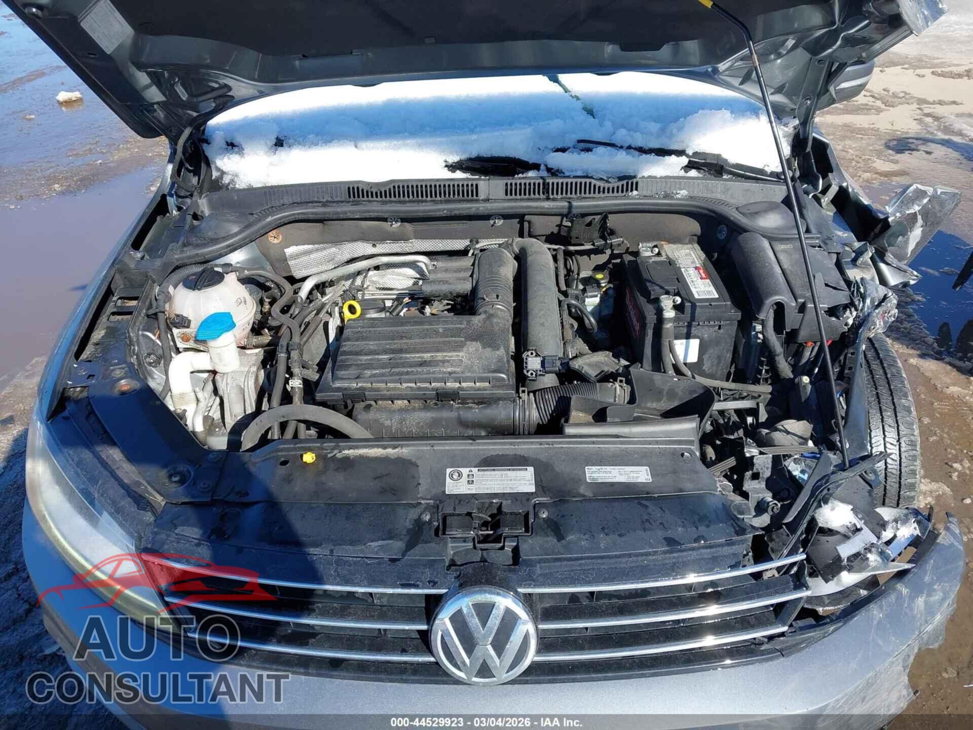 VOLKSWAGEN JETTA 2017 - 3VWDB7AJ4HM382101