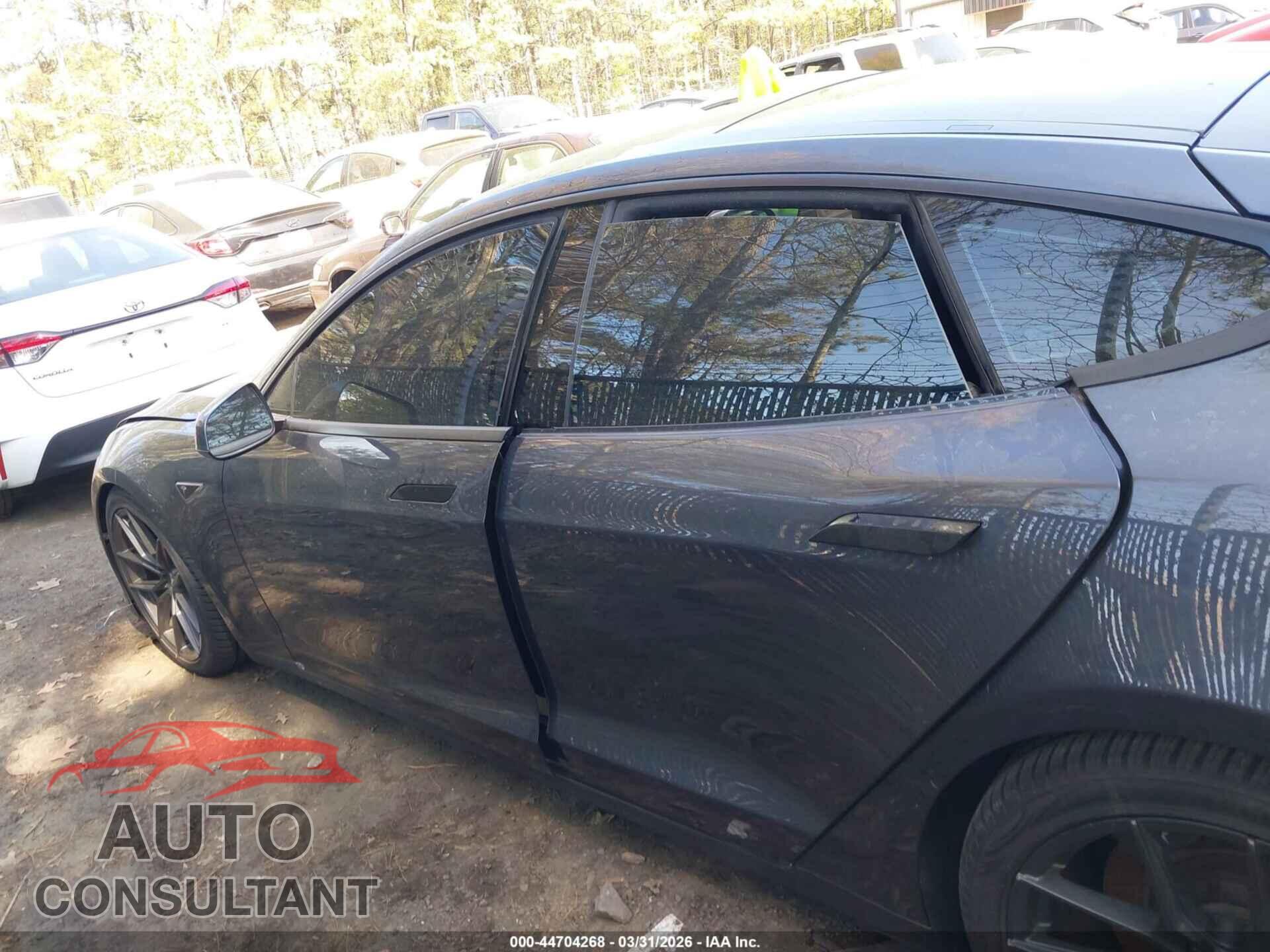 TESLA MODEL S 2015 - 5YJSA1E40FF116638